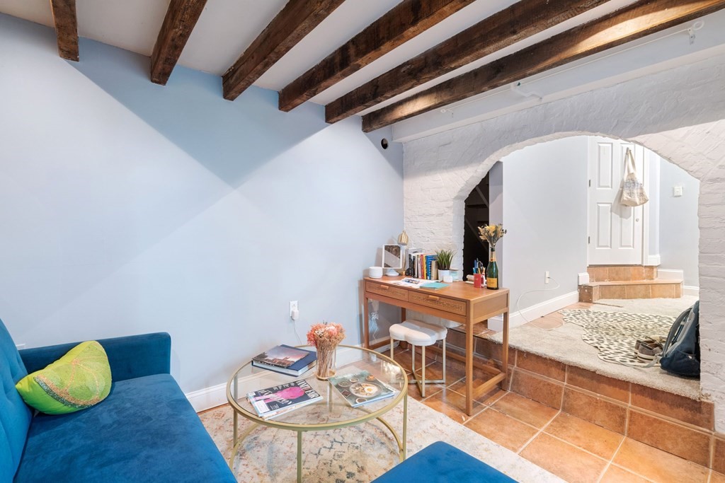 330 E St, South Boston