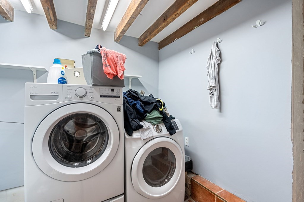 330 E St, South Boston