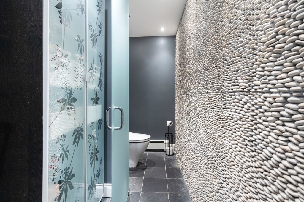 330 E St, South Boston