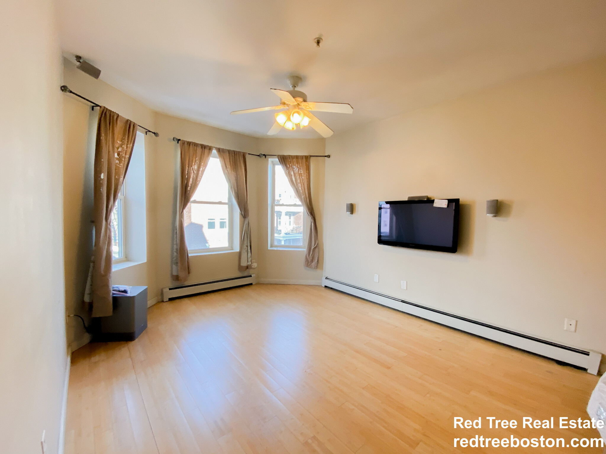 330 Summit Ave, Brighton