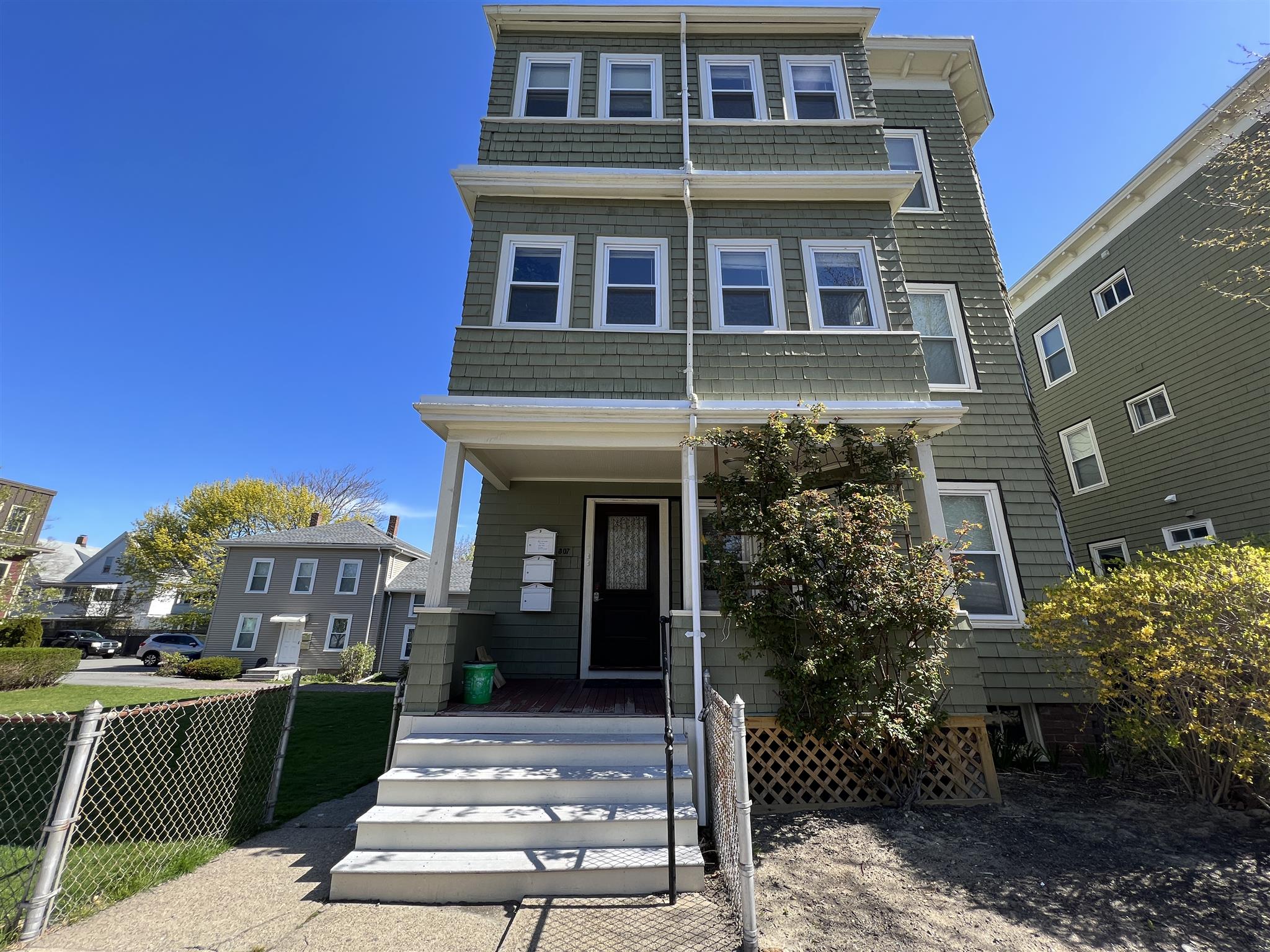 307 Highland Ave, Powder House Square