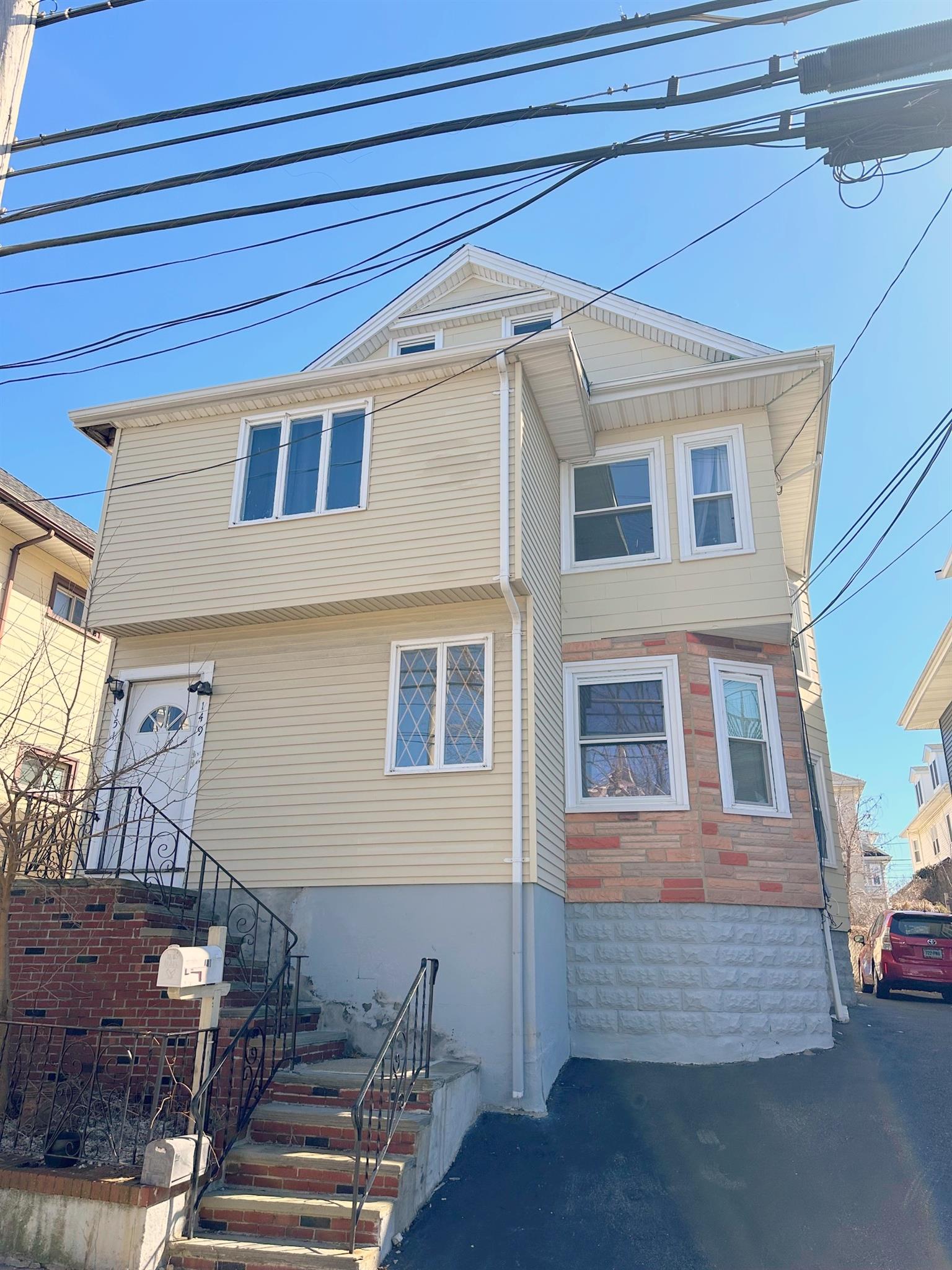 149 North St, West Somerville