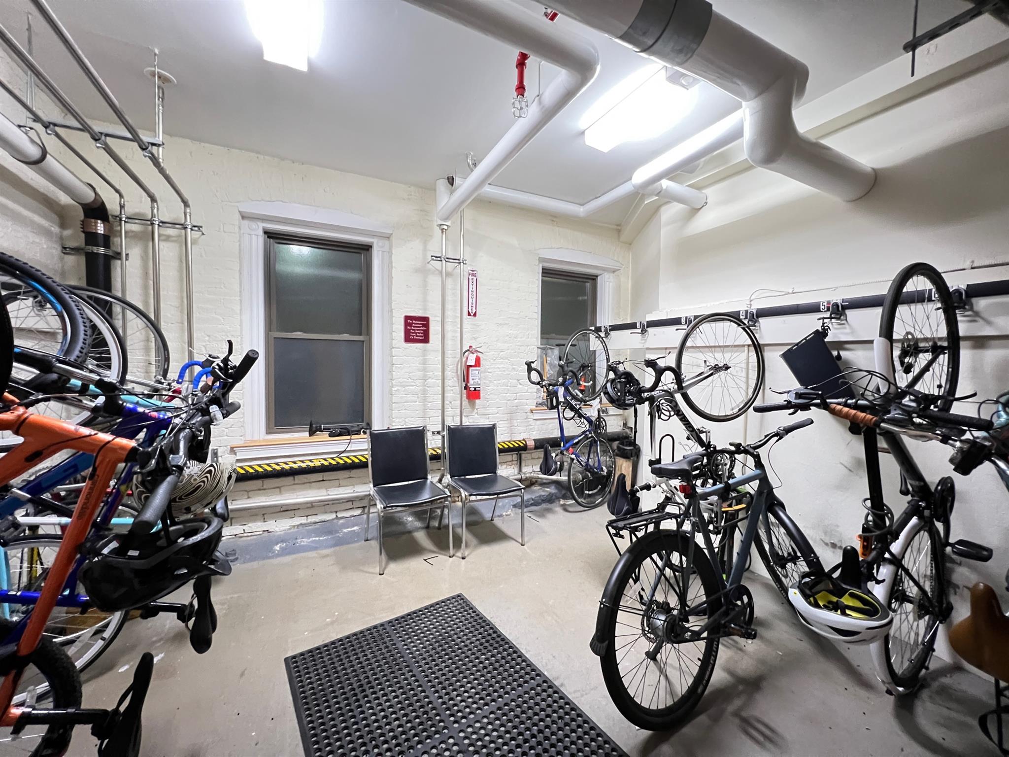 888 Massachusetts Ave, Riverside