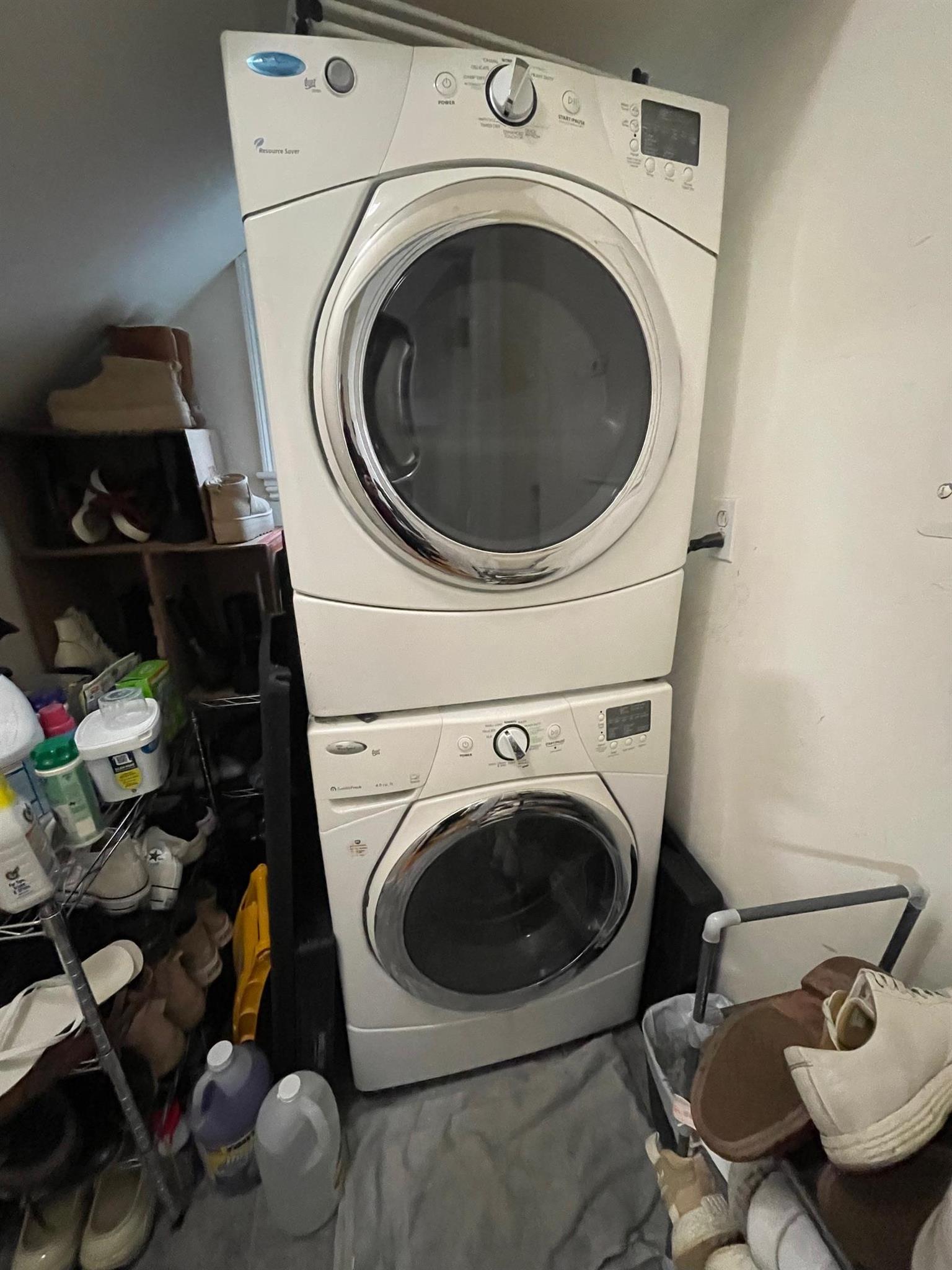 23 Hall St, Powder House Square