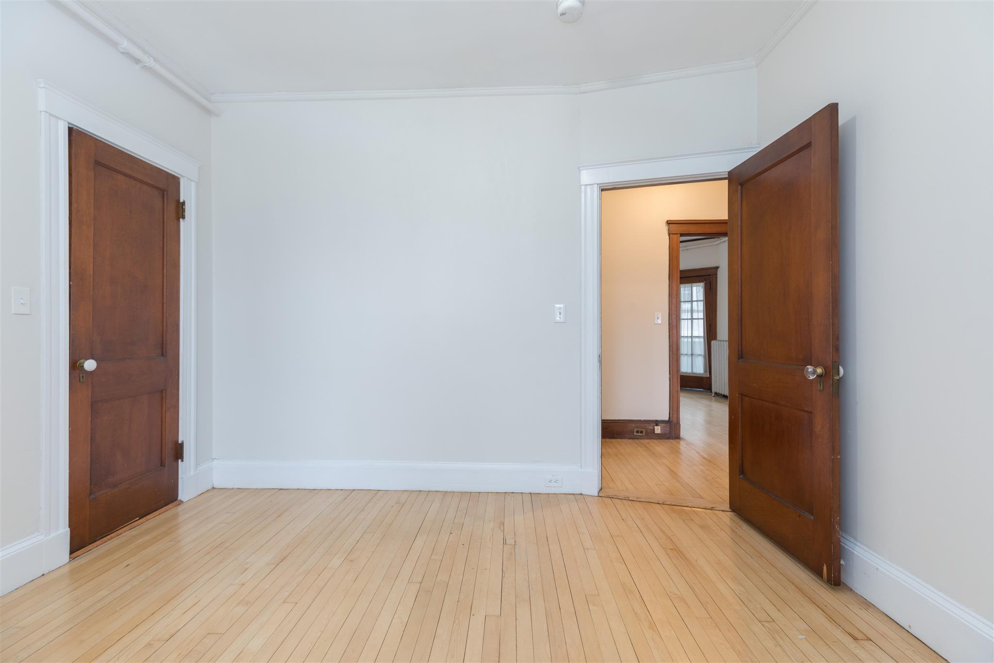 5 Linnaean St, Neighborhood Nine