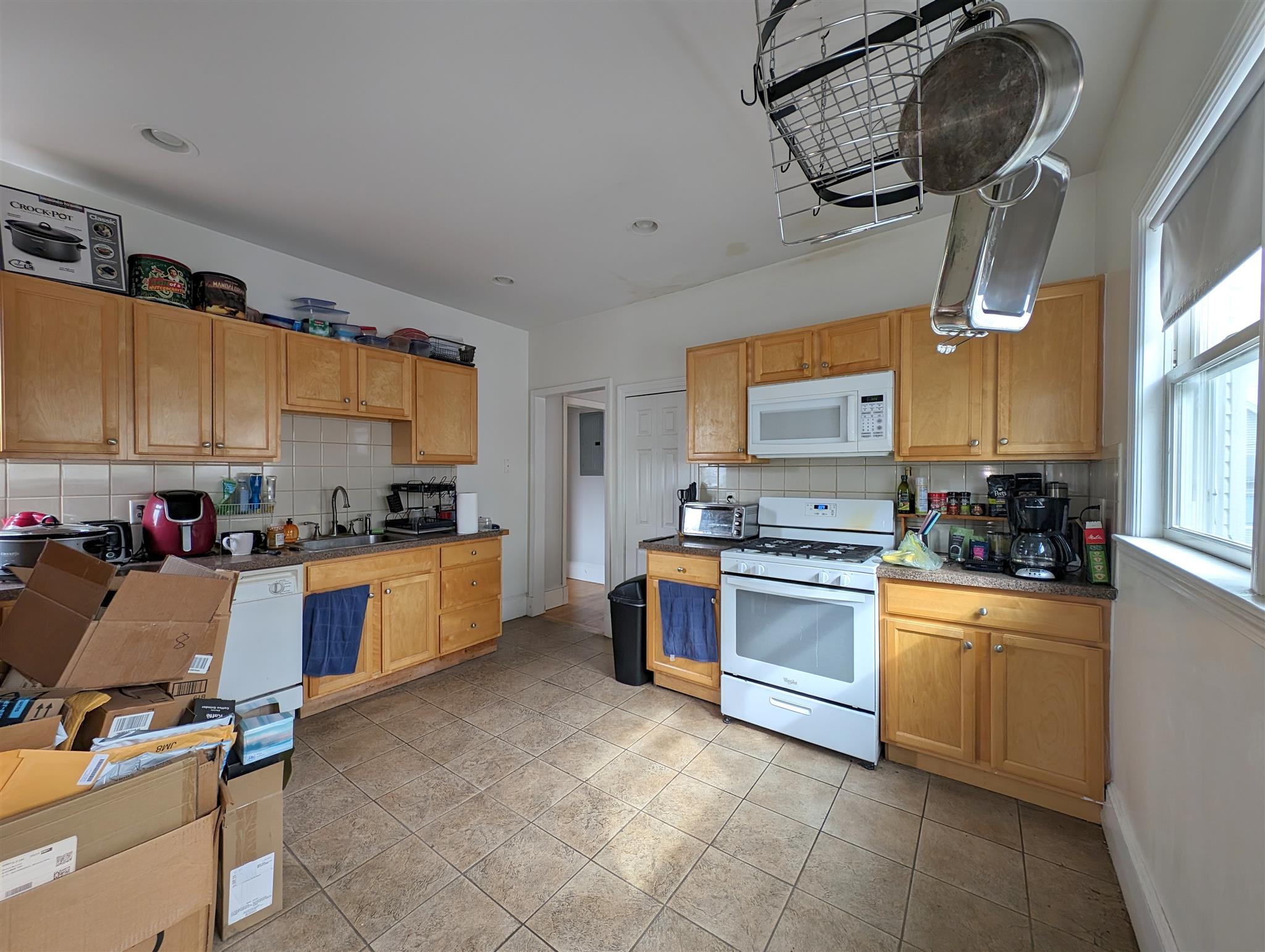 8 Gilman Ter, Winter Hill