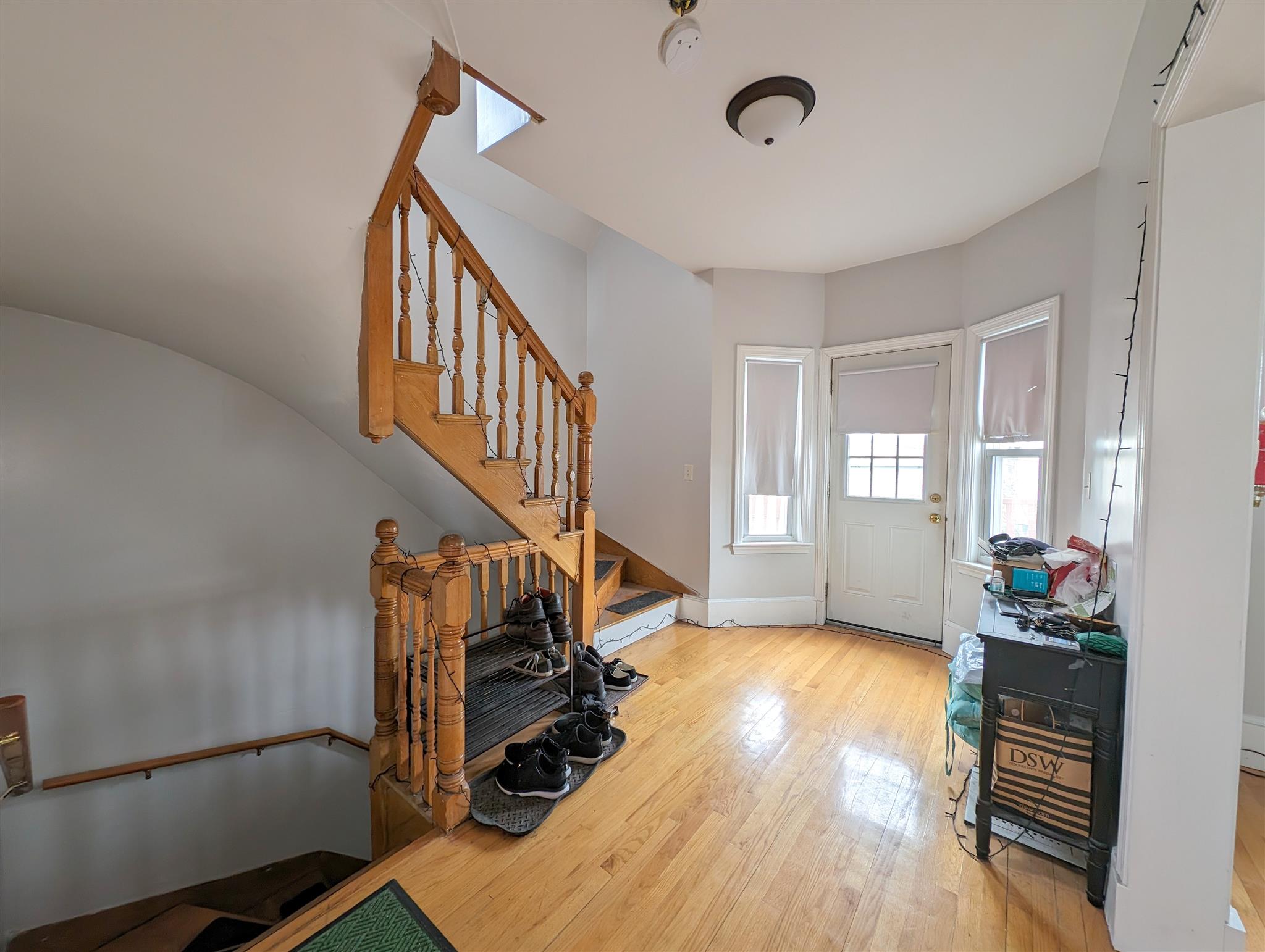 8 Gilman Ter, Winter Hill