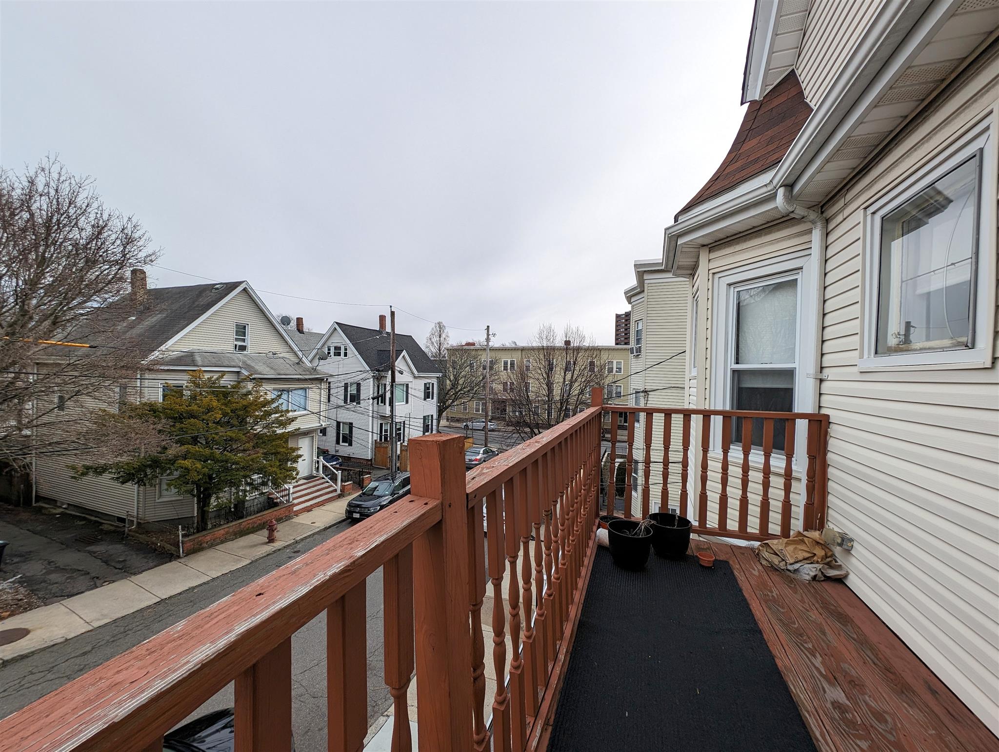 8 Gilman Ter, Winter Hill