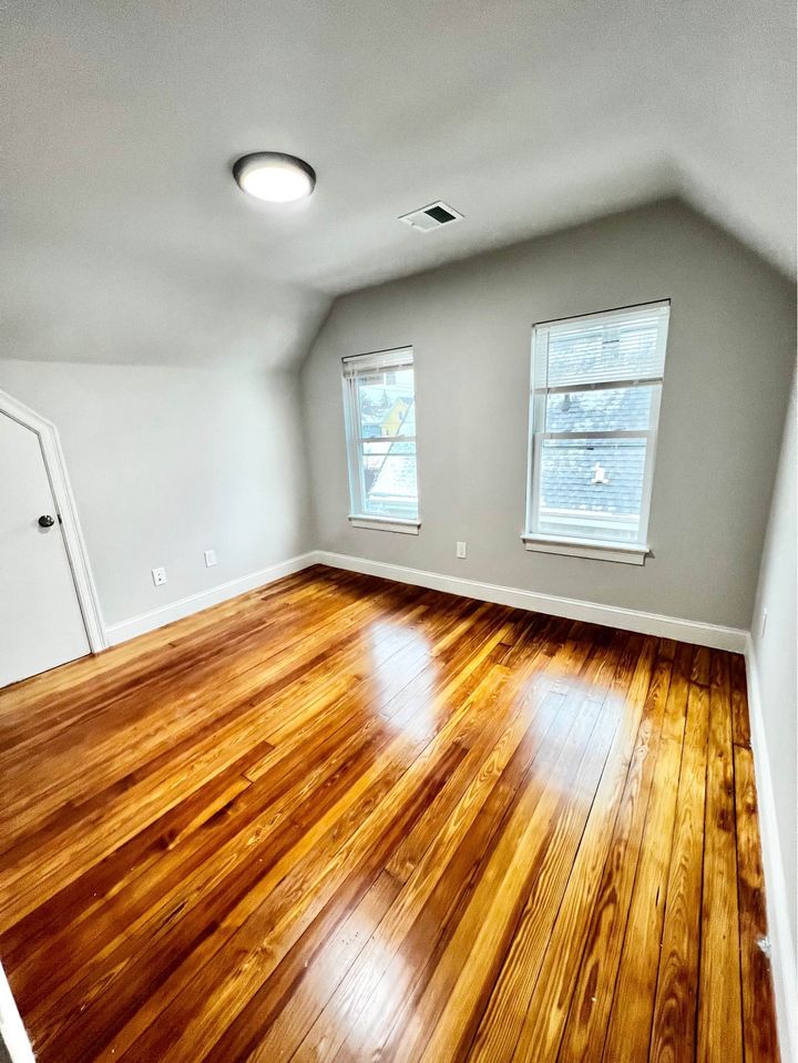 18 Ellis Ave, Medford