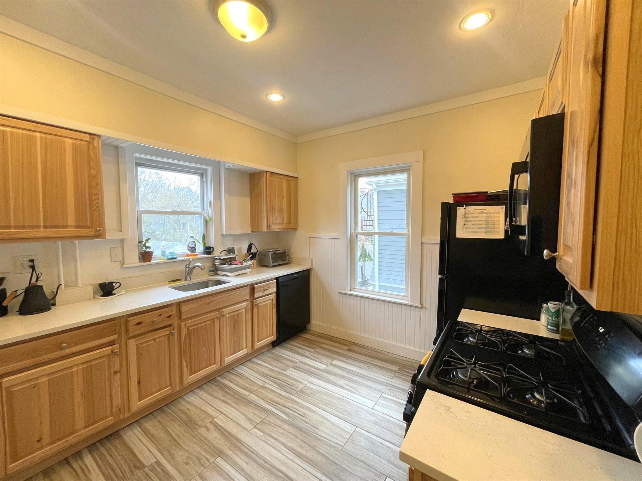 52 Simpson Ave, Tufts