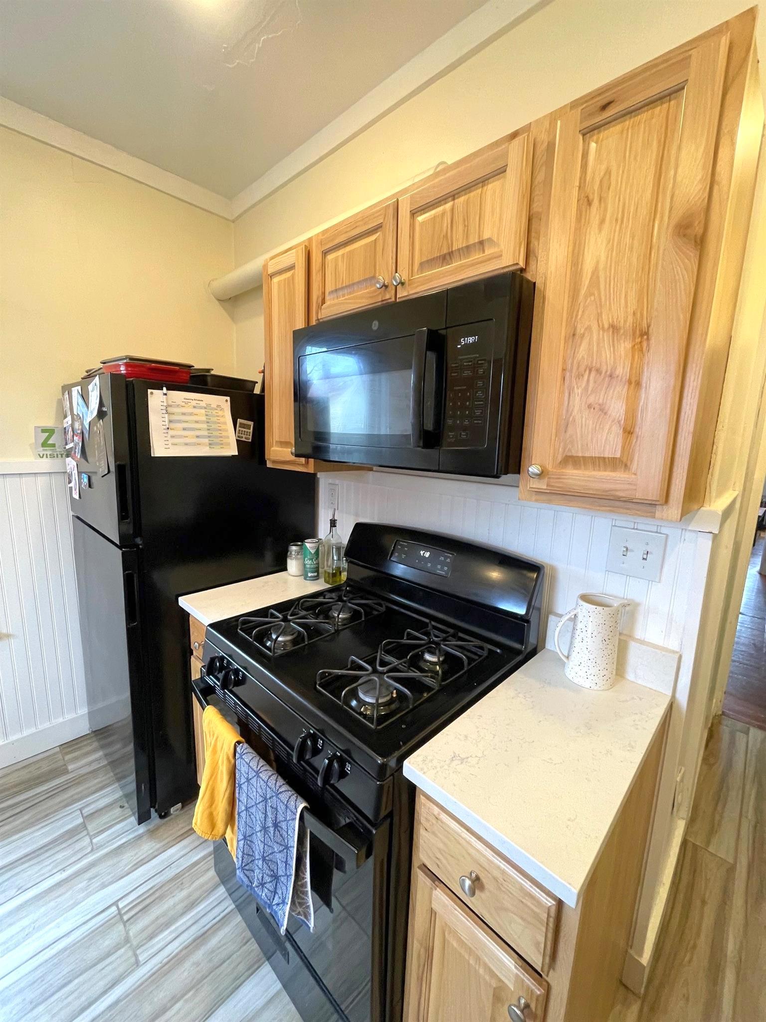 52 Simpson Ave, Tufts