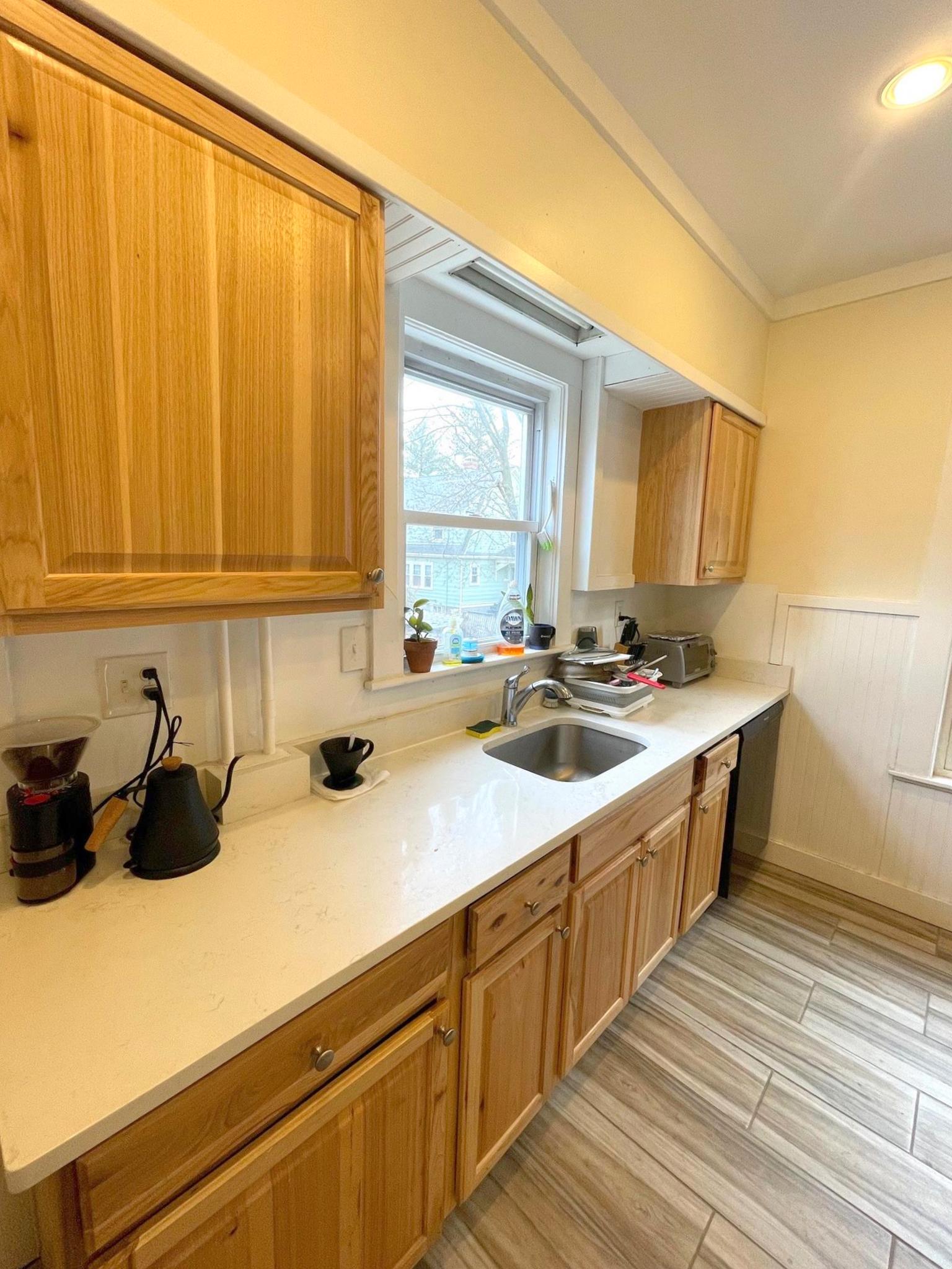 52 Simpson Ave, Tufts