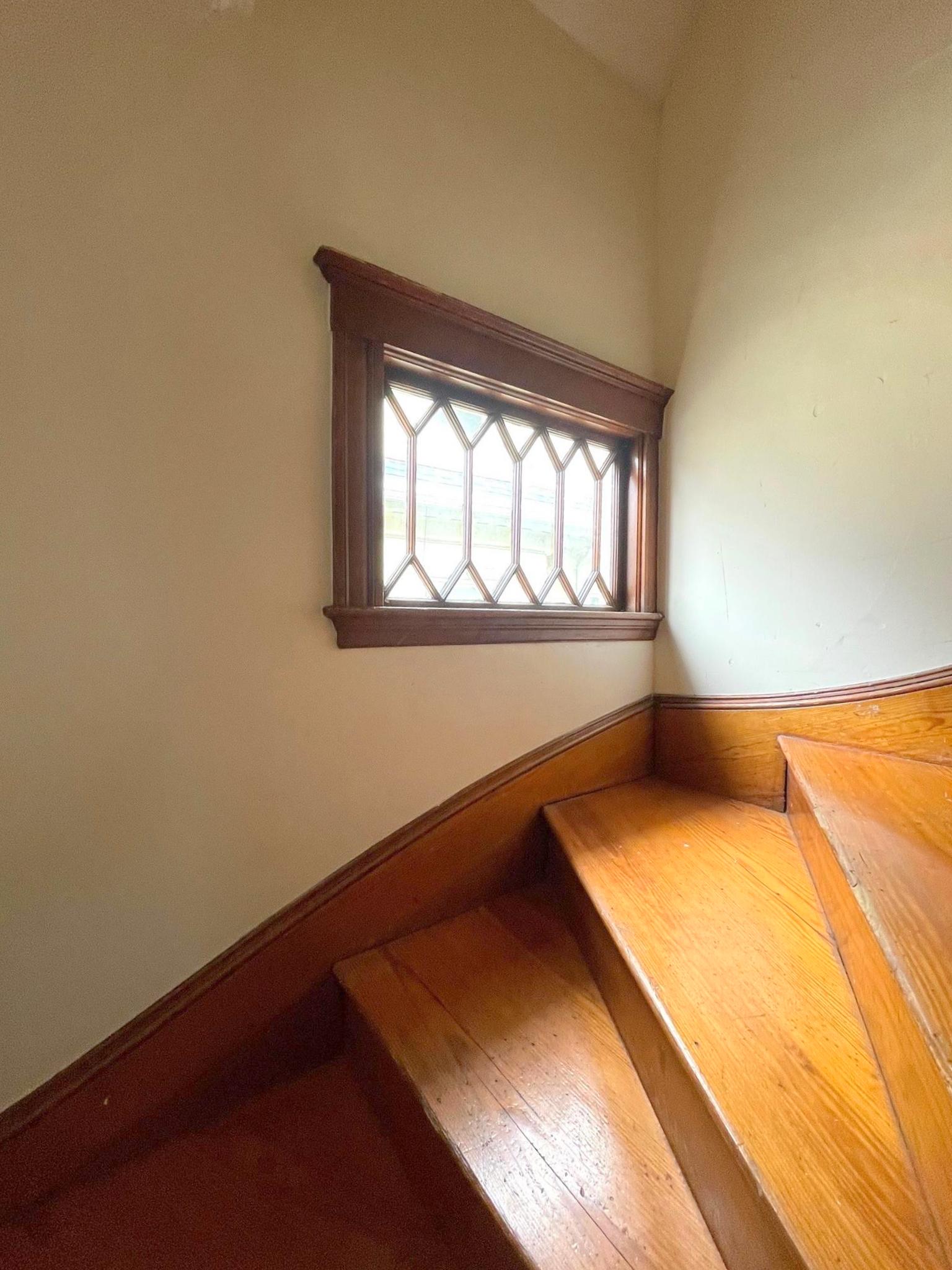 52 Simpson Ave, Tufts