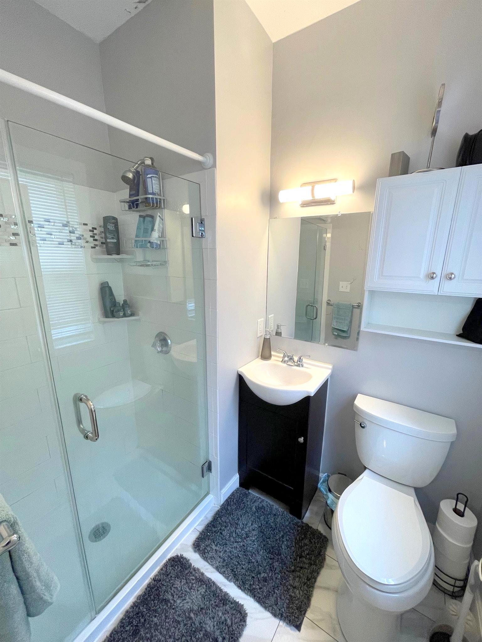 52 Simpson Ave, Tufts