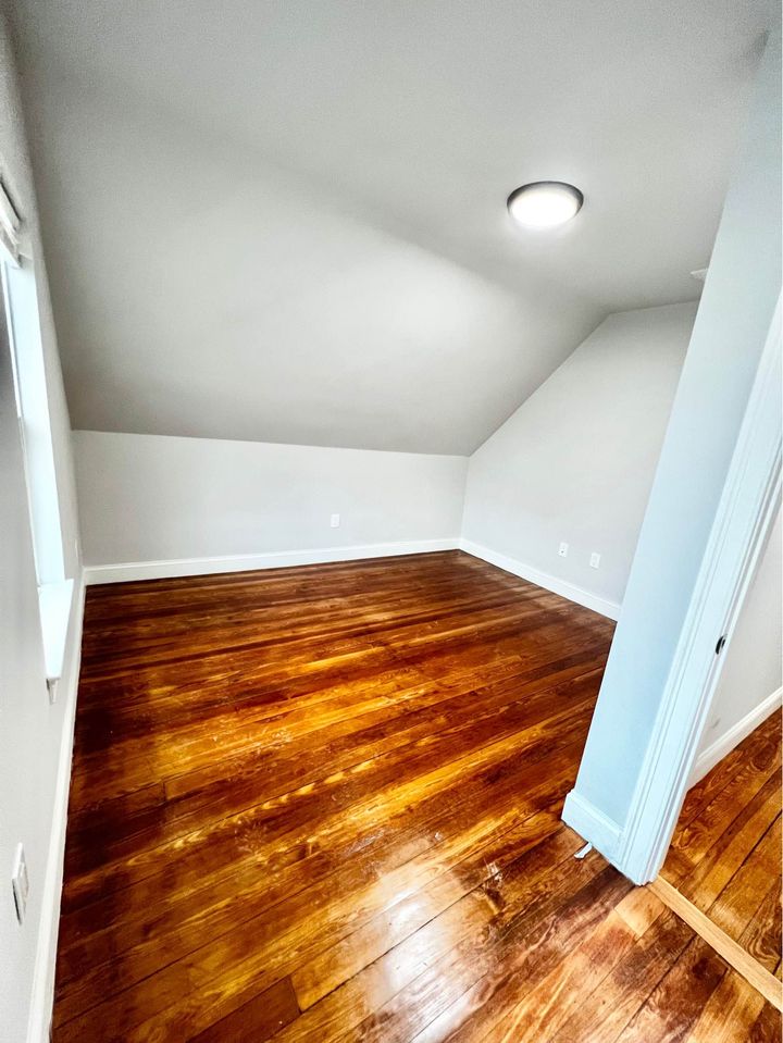 18 Ellis Ave, Medford