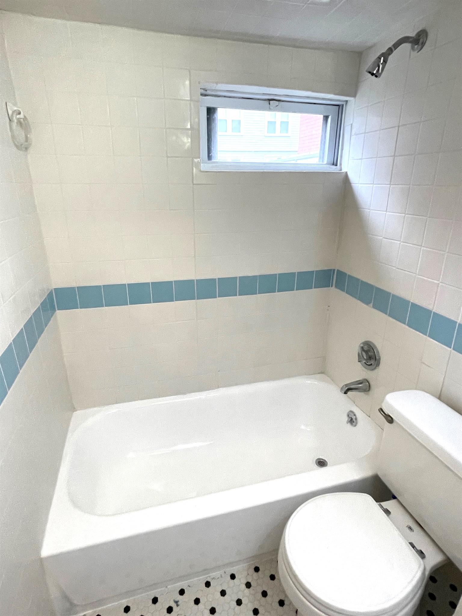 26 Kenwood St, Cambridgeport