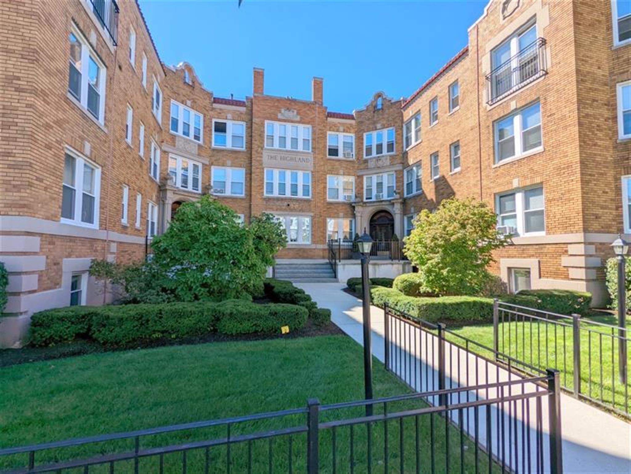 172 Maple St, Malden