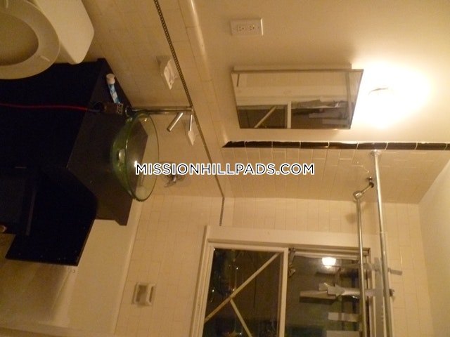 152 Parker Hill Ave, Mission Hill