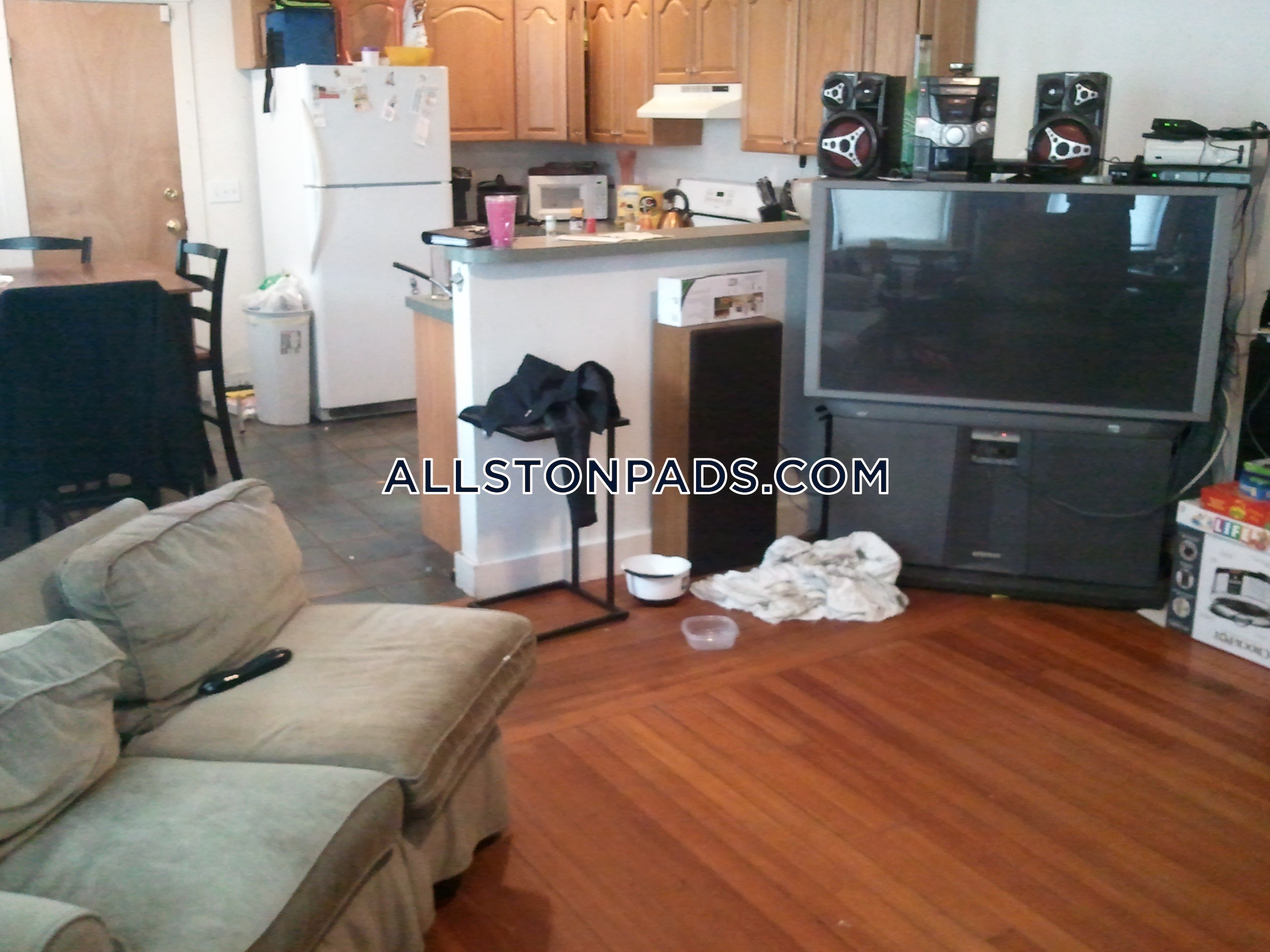 51 Gardner St, Allston