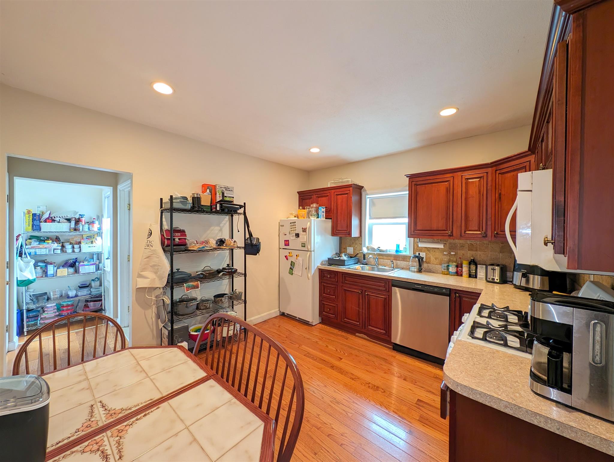 171 College Ave, Tufts