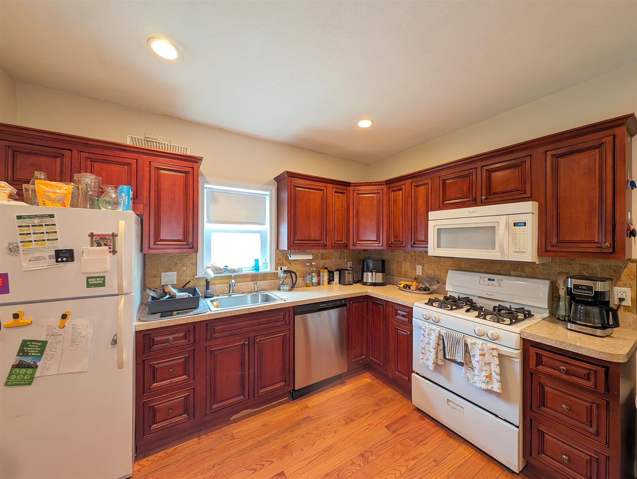 171 College Ave, Tufts