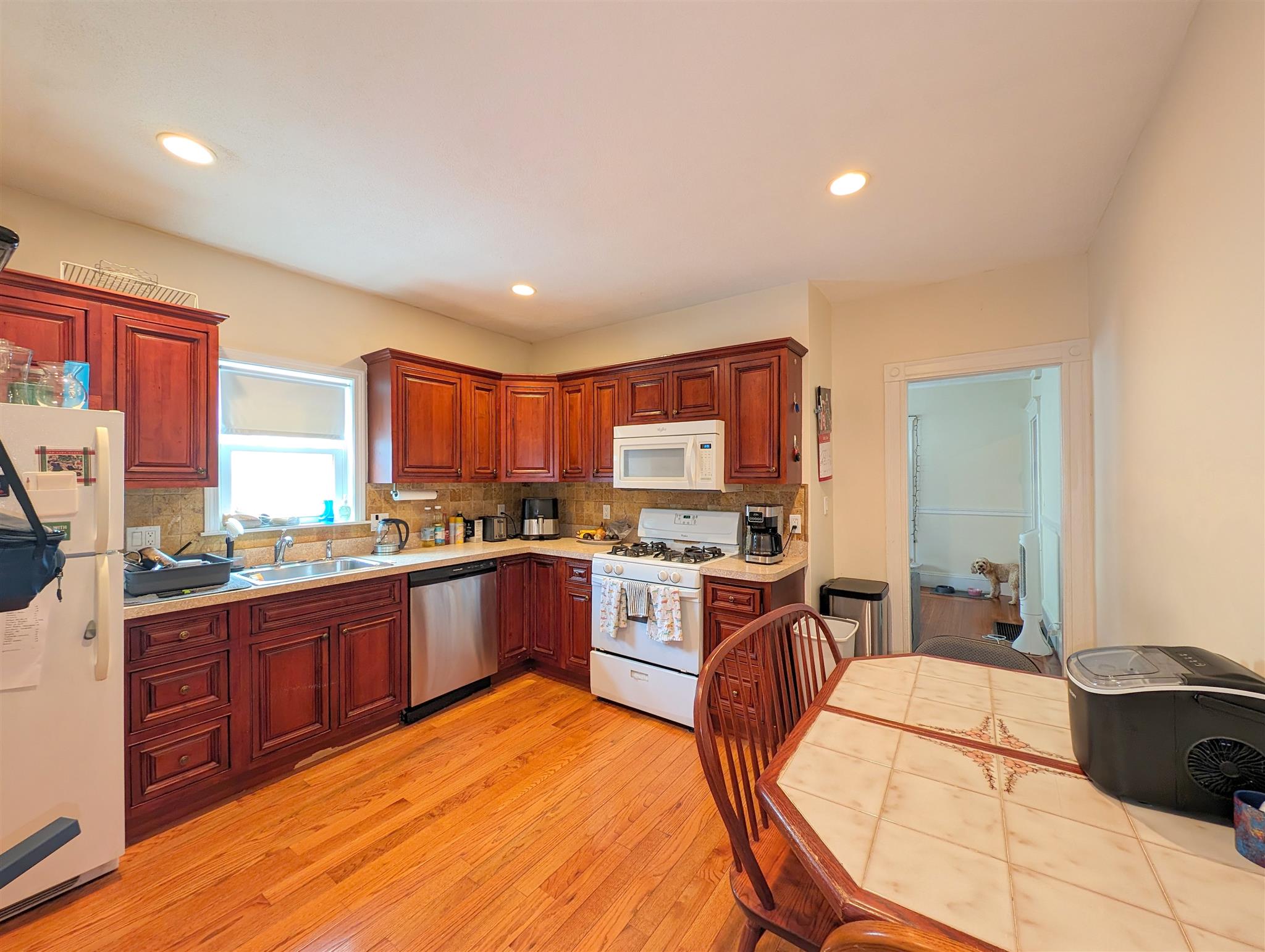 171 College Ave, Tufts