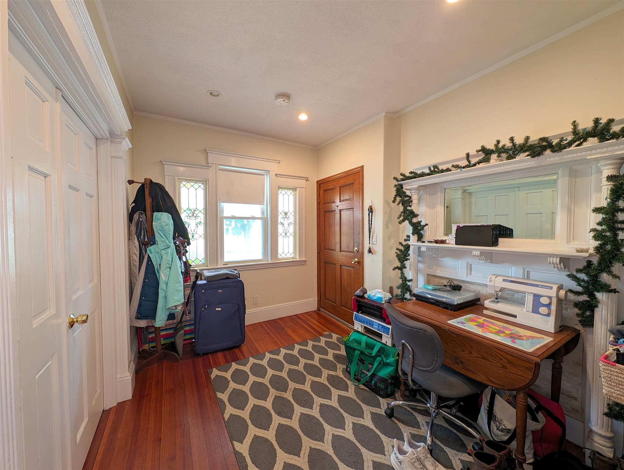 171 College Ave, Tufts