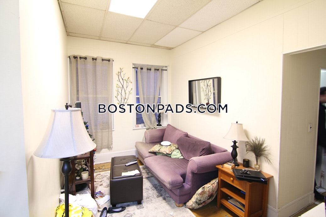 17 Aberdeen St, Fenway