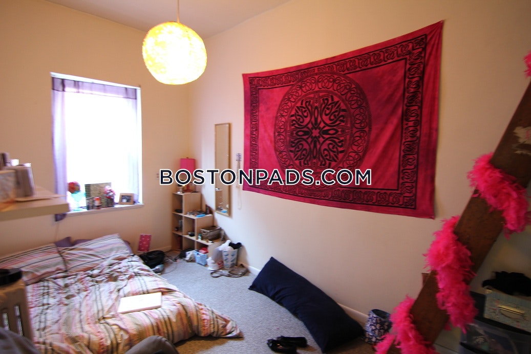 17 Aberdeen St, Fenway