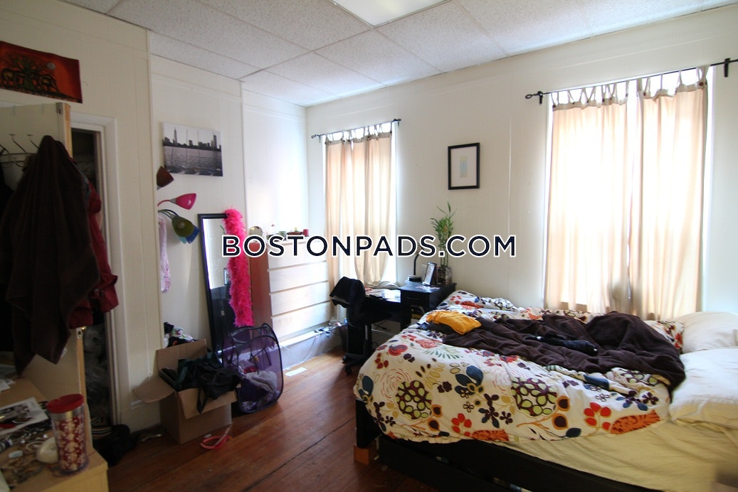 17 Aberdeen St, Fenway