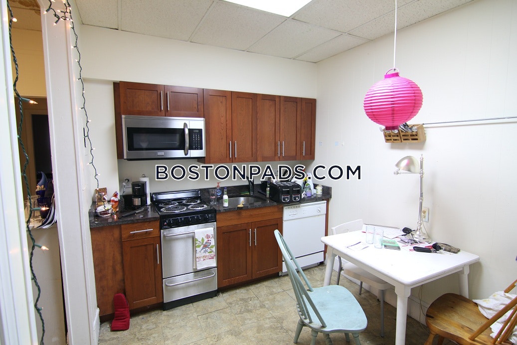 17 Aberdeen St, Fenway