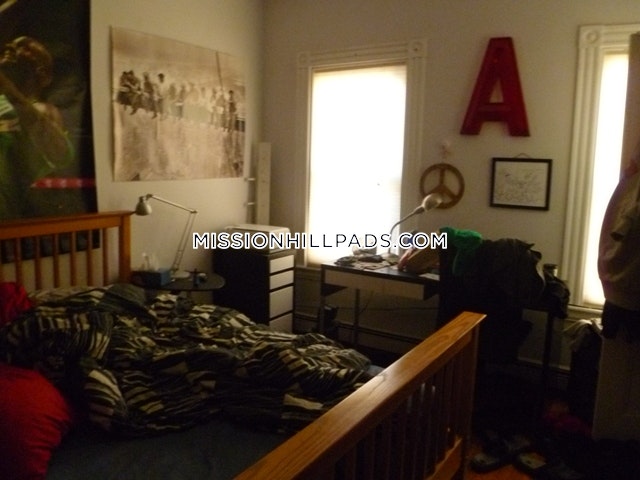 59 Hillside St, Mission Hill