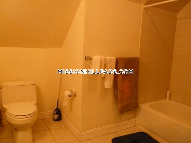 59 Hillside St, Mission Hill