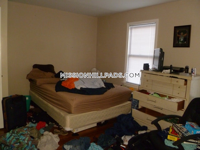 152 Parker Hill Ave, Mission Hill