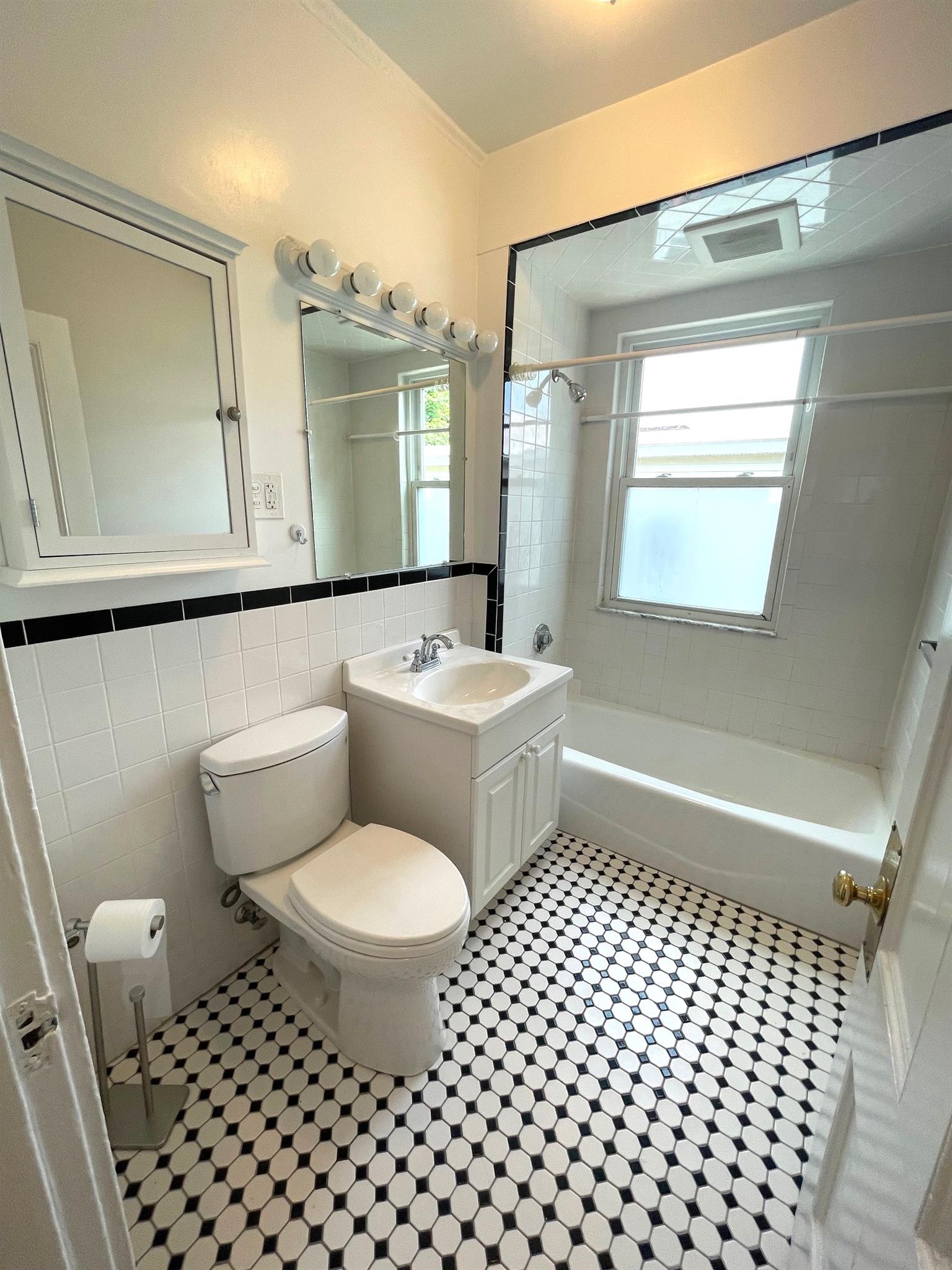 69 Raymond Ave, Teele Square