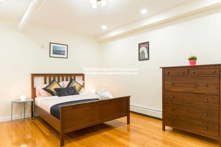 22 Euston St, Brookline