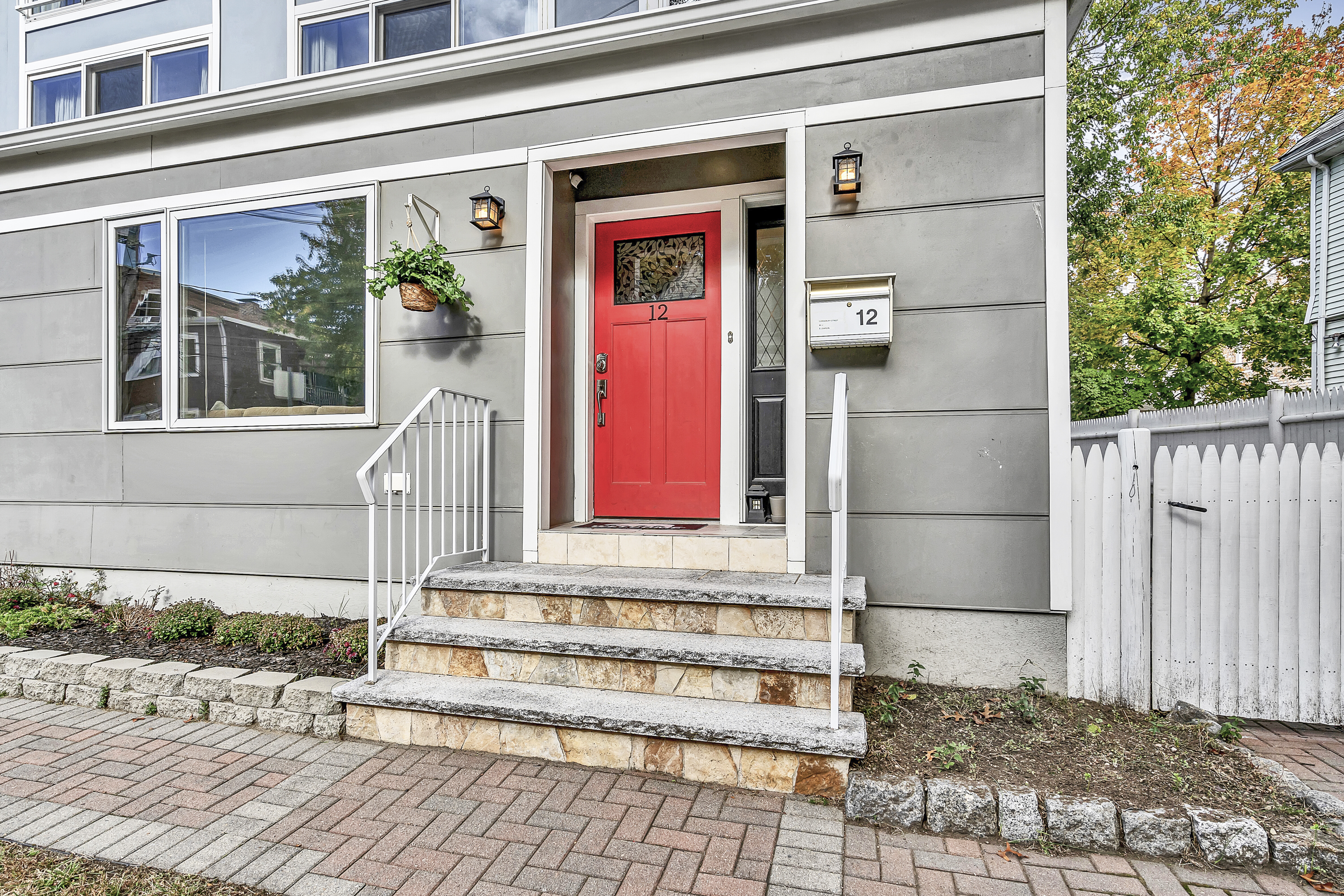 12 Bradbury St, Allston