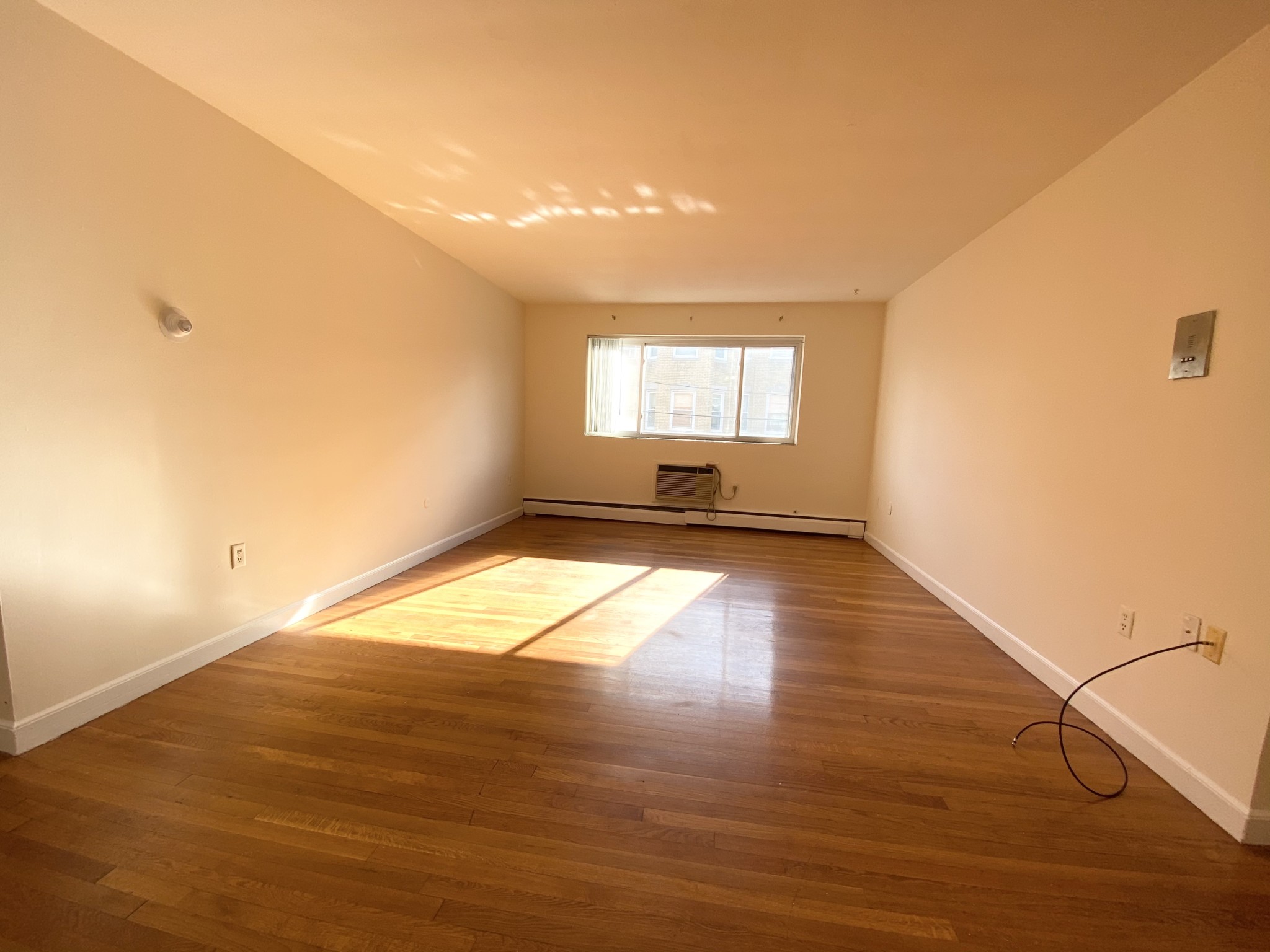 34 Gardner St, Allston