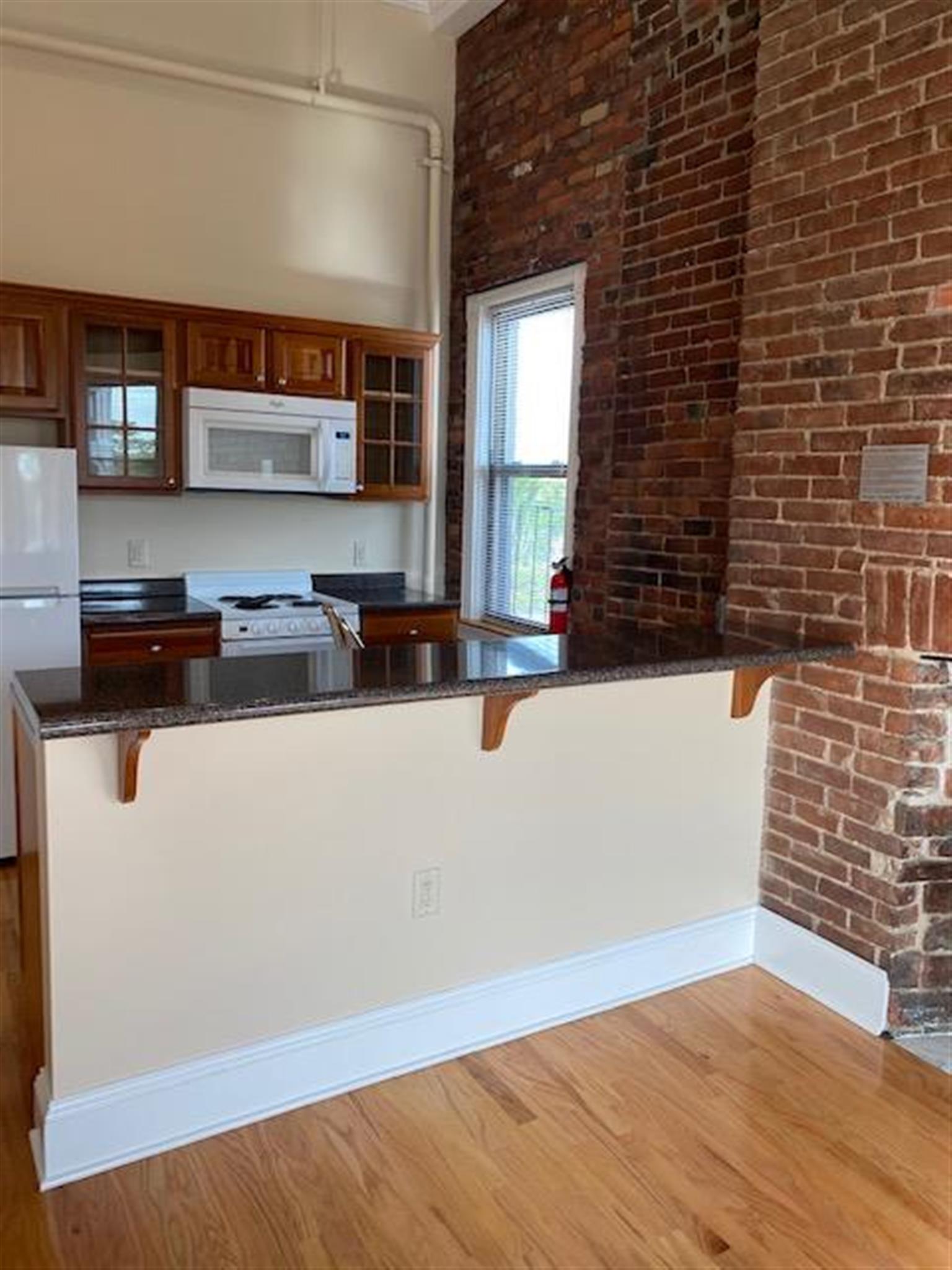 888 Massachusetts Ave, Riverside