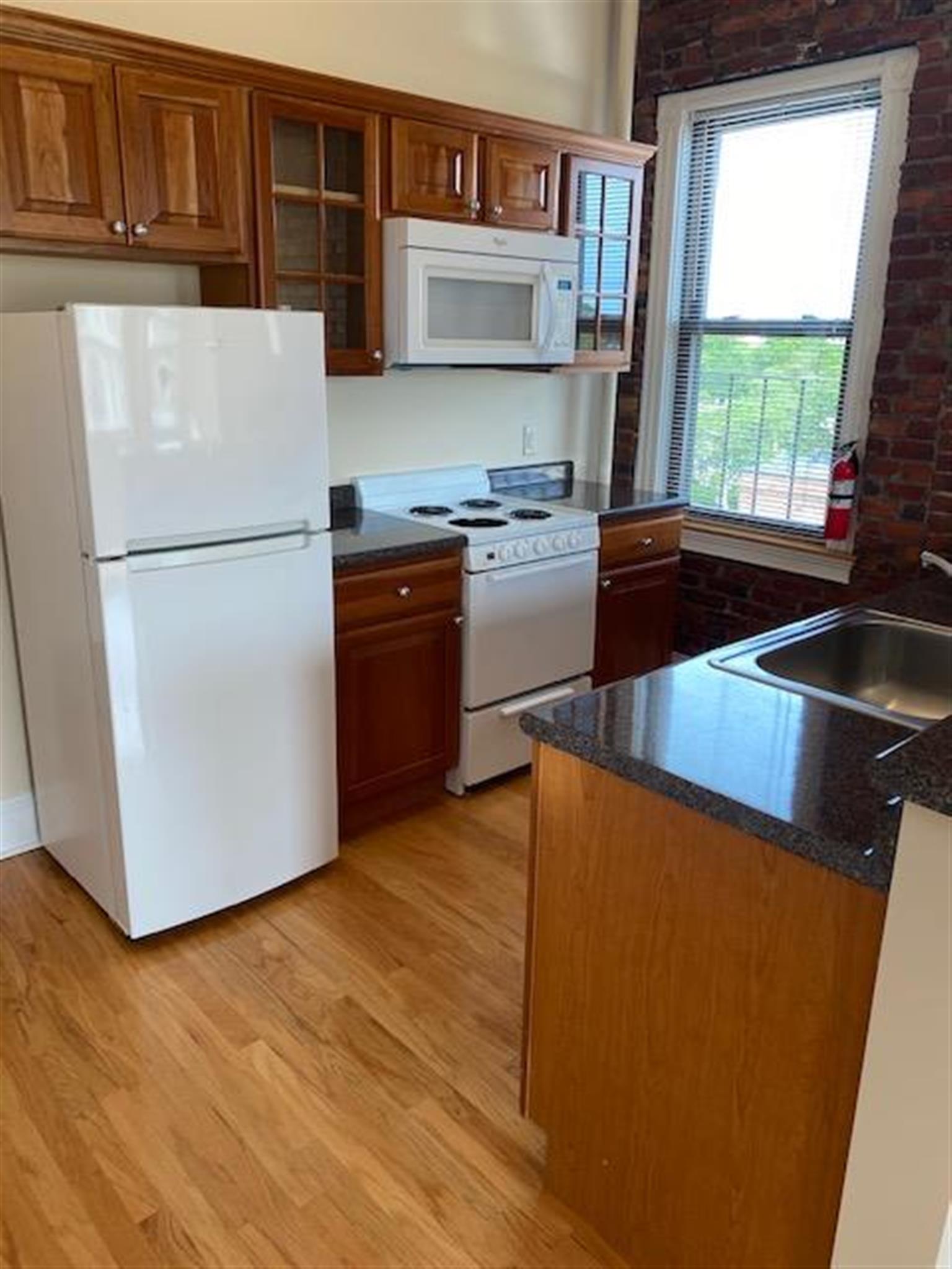 888 Massachusetts Ave, Riverside