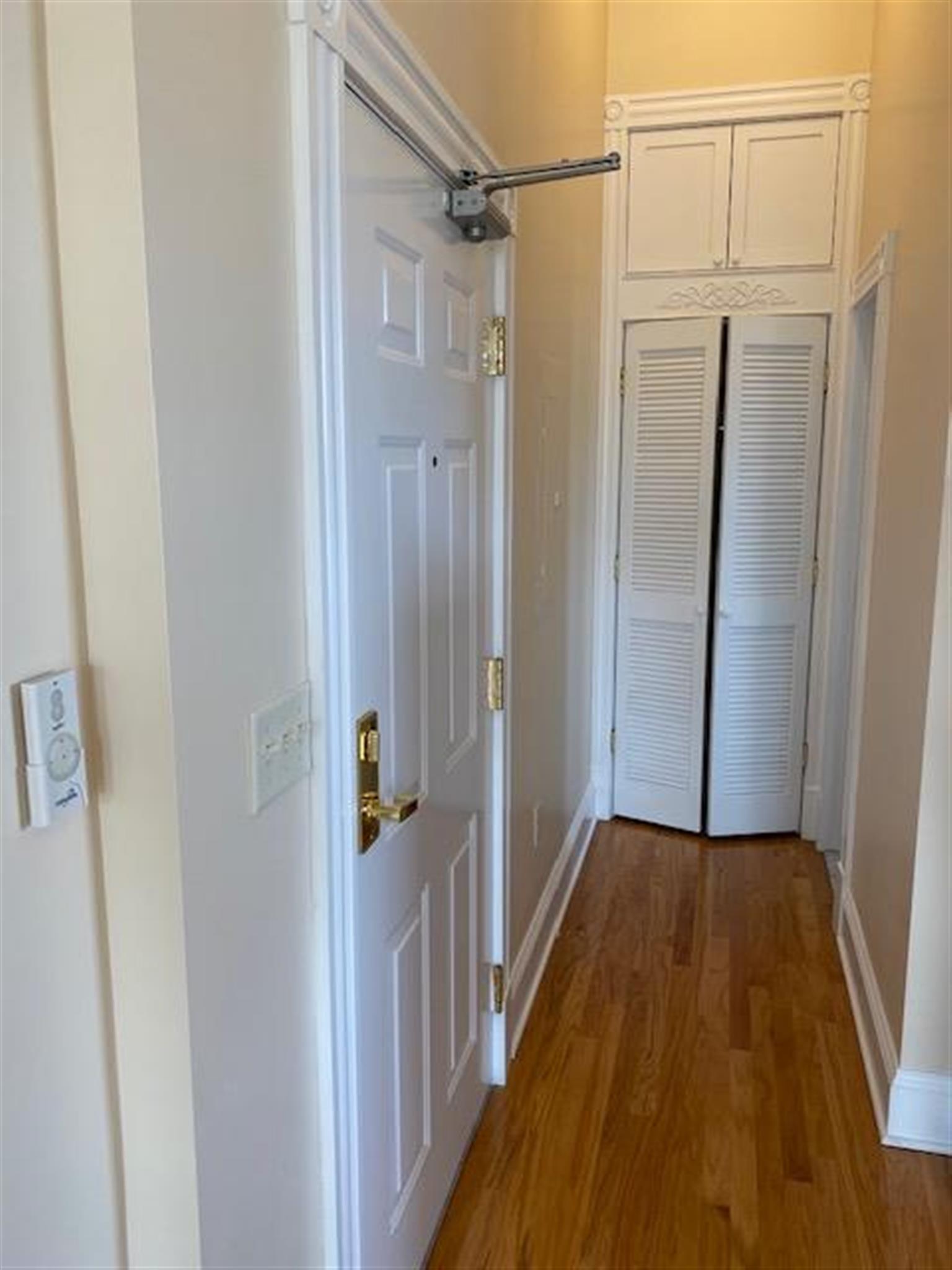 888 Massachusetts Ave, Riverside