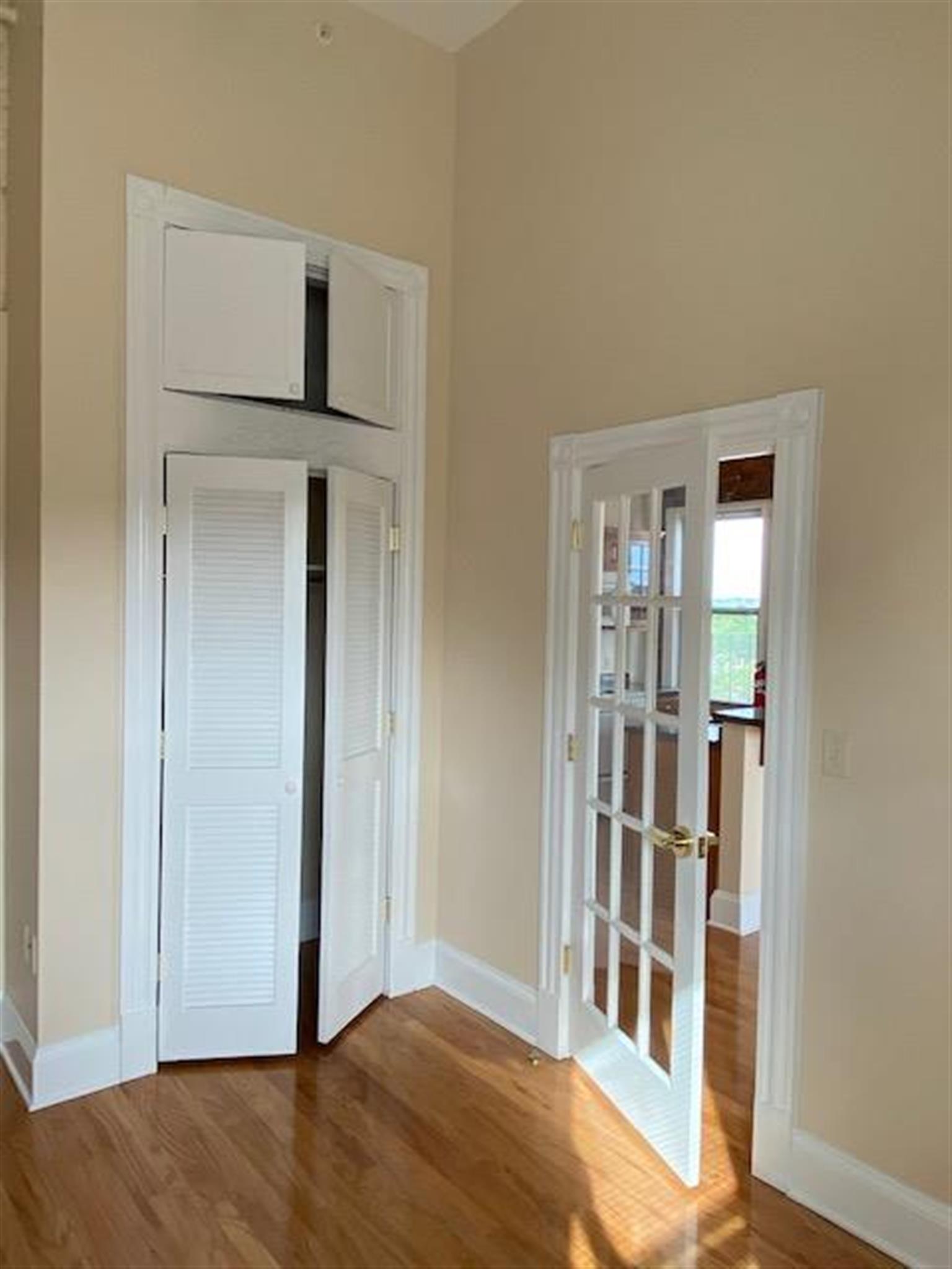 888 Massachusetts Ave, Riverside