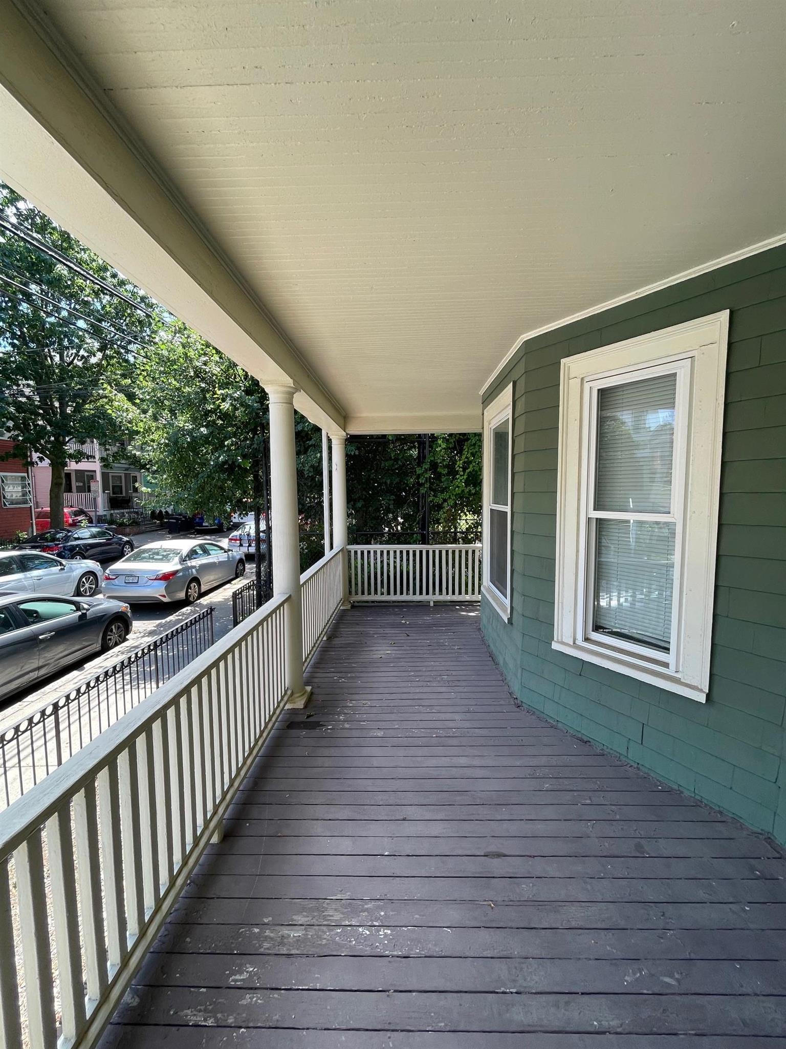 24 Simpson Ave, Tufts