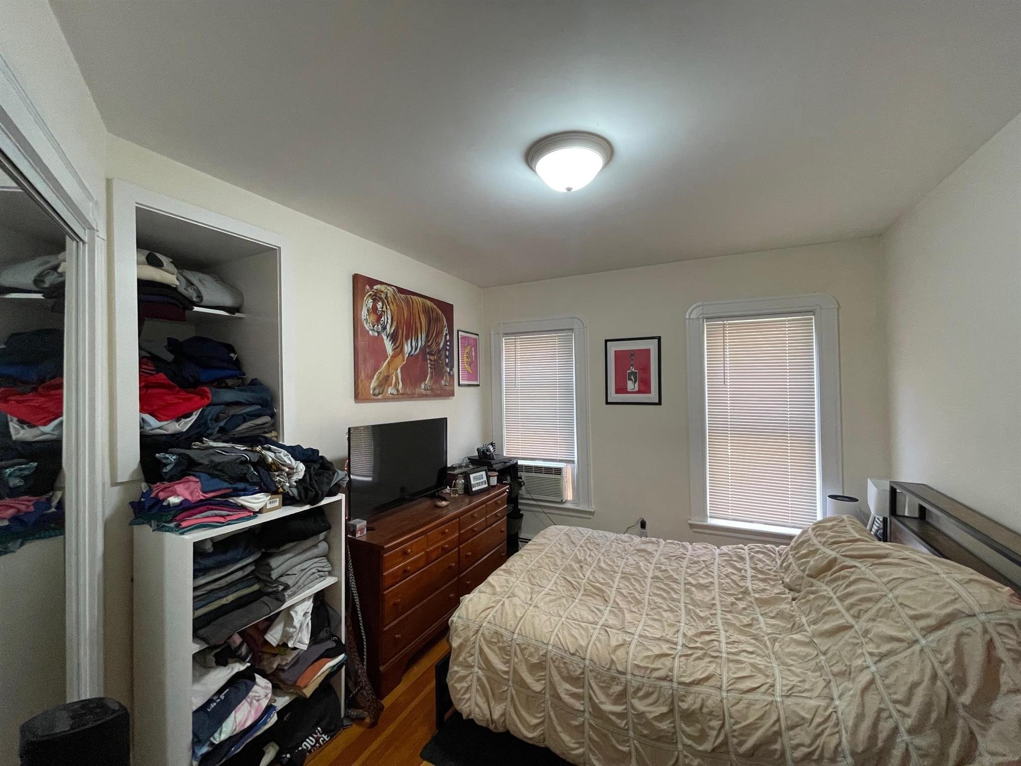 24 Simpson Ave, Tufts