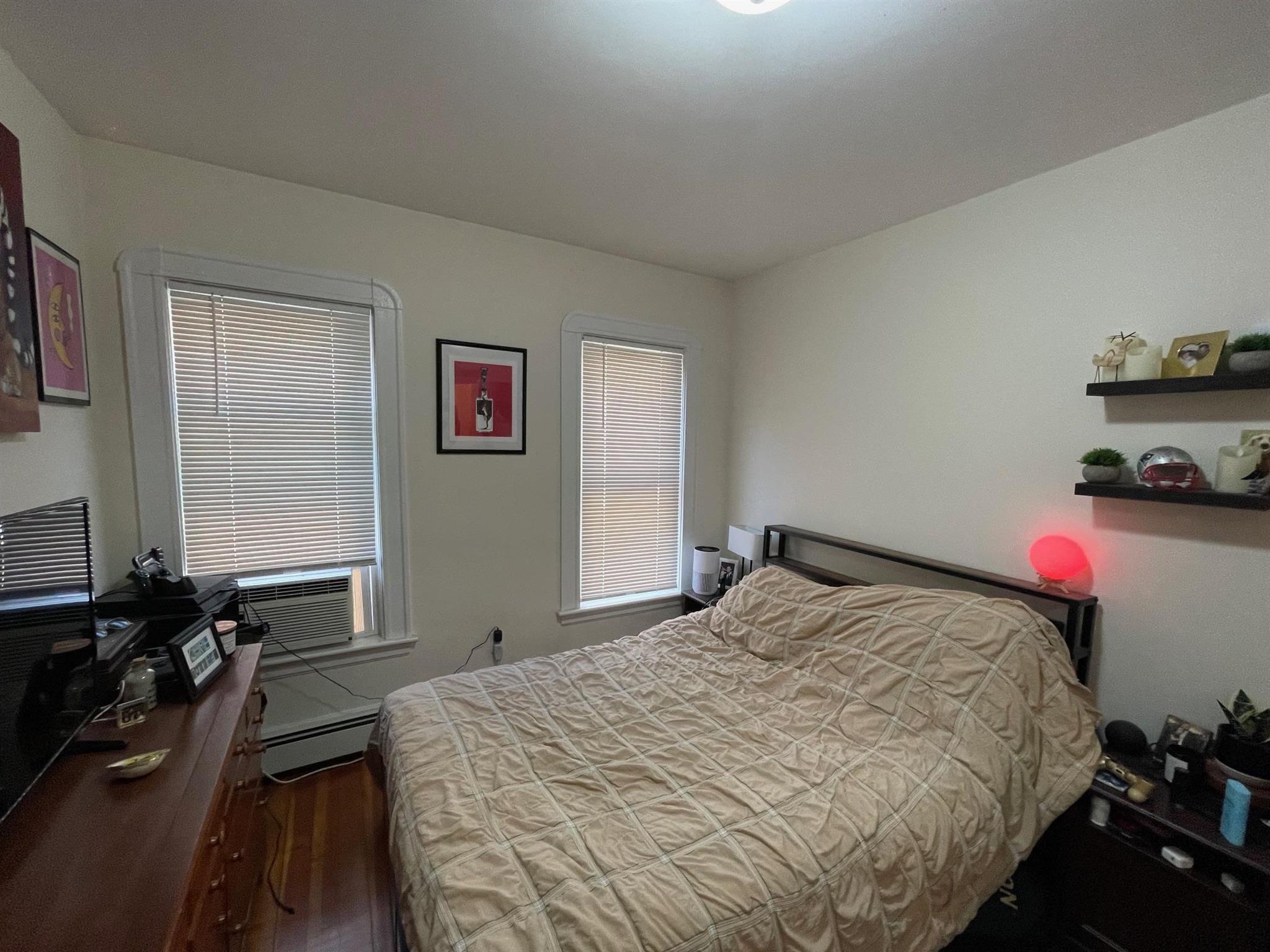 24 Simpson Ave, Tufts