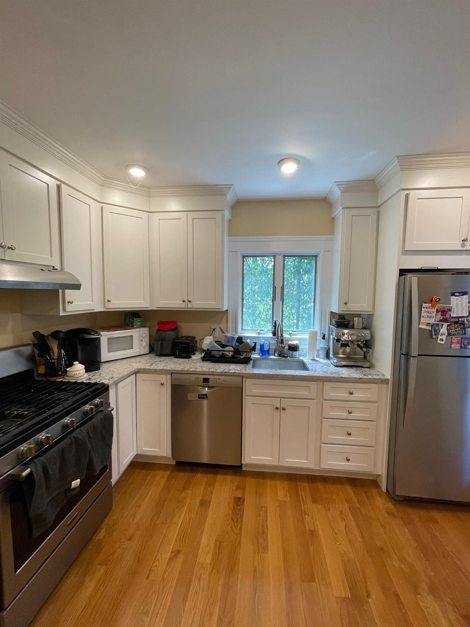 24 Simpson Ave, Tufts