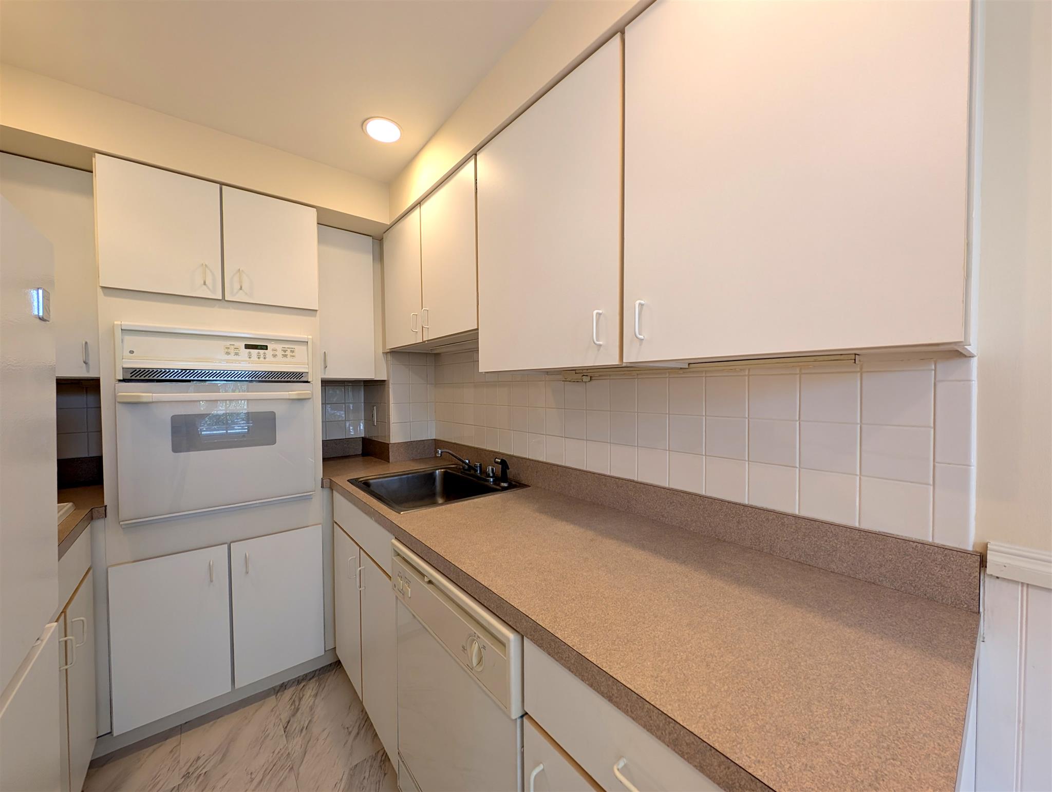 988 Memorial Dr, West Cambridge