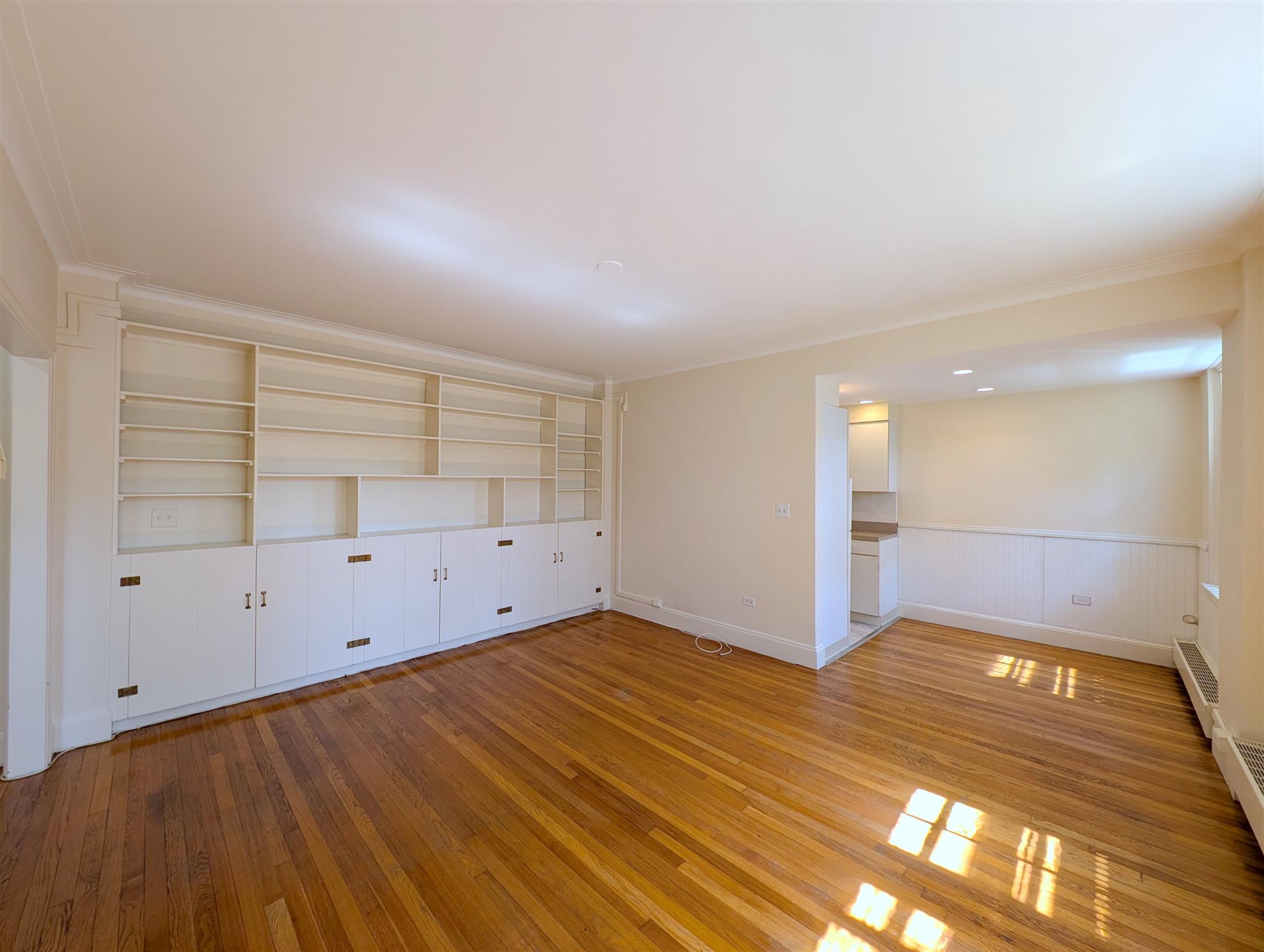 988 Memorial Dr, West Cambridge