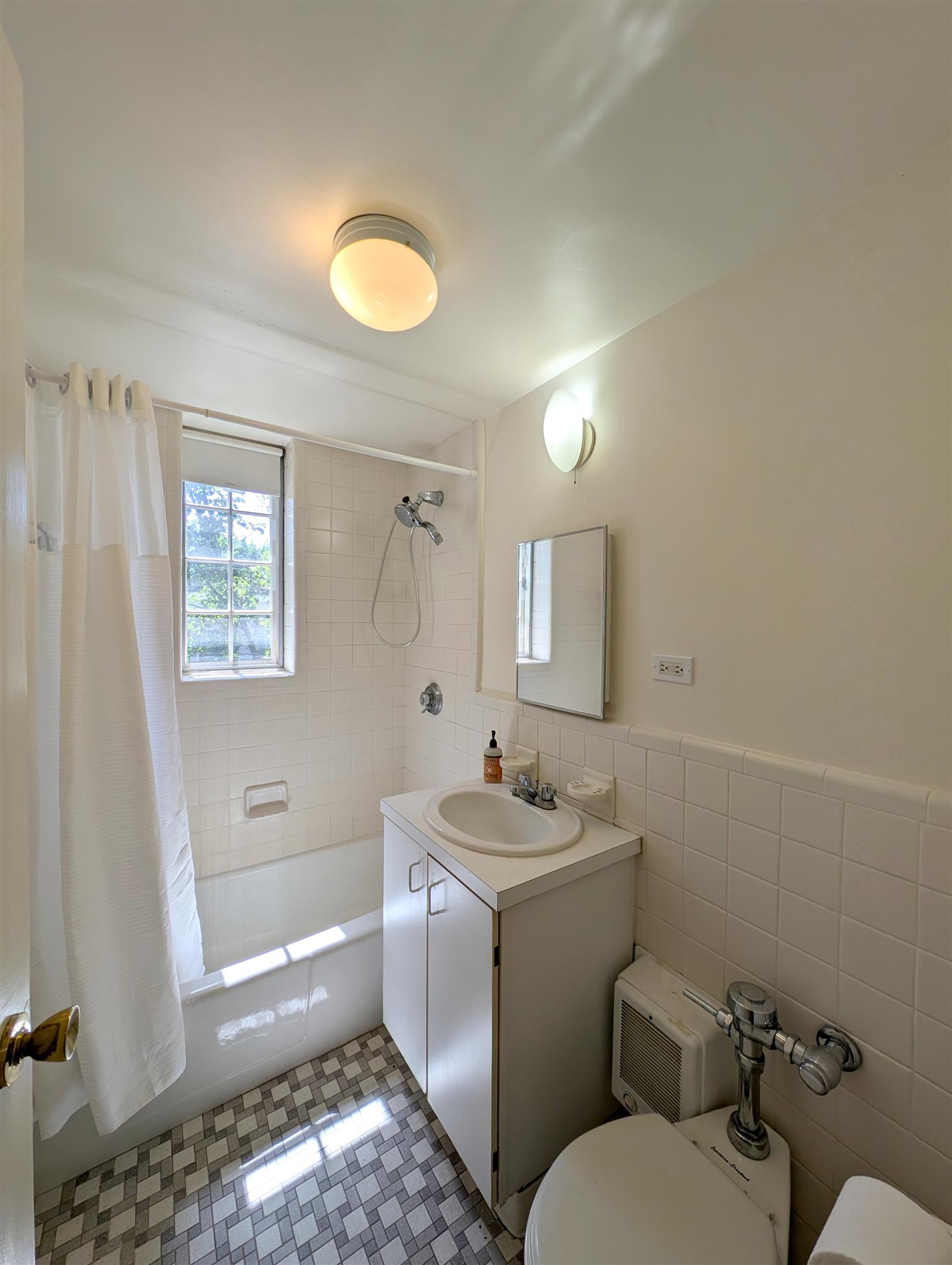 988 Memorial Dr, West Cambridge