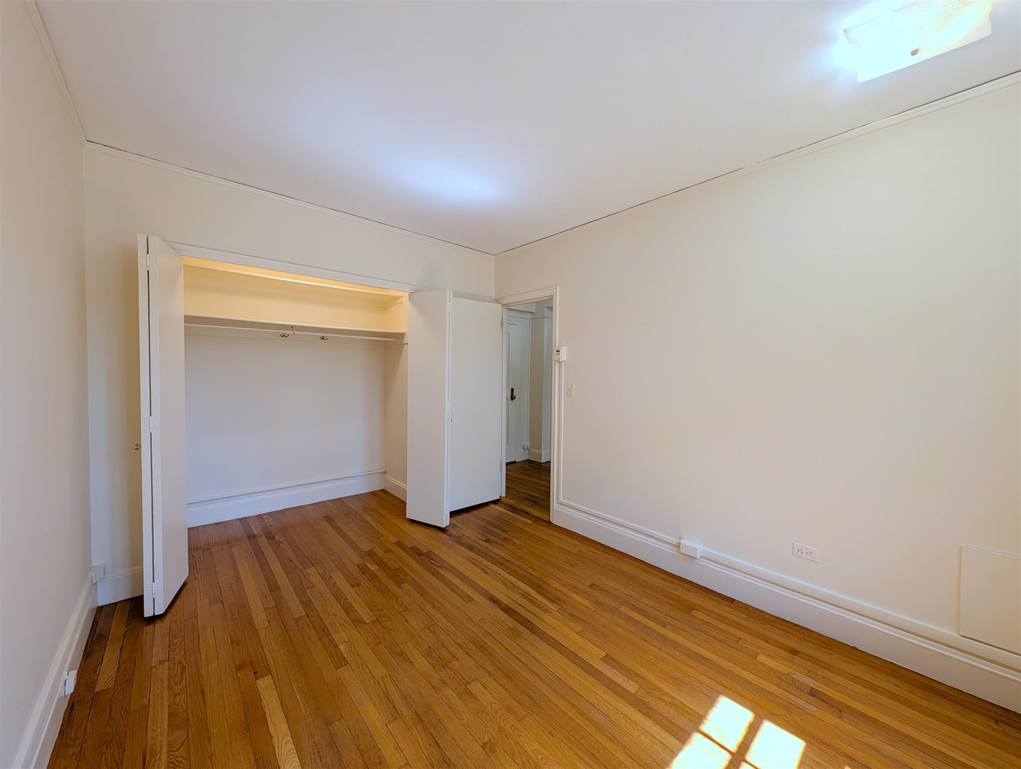 988 Memorial Dr, West Cambridge